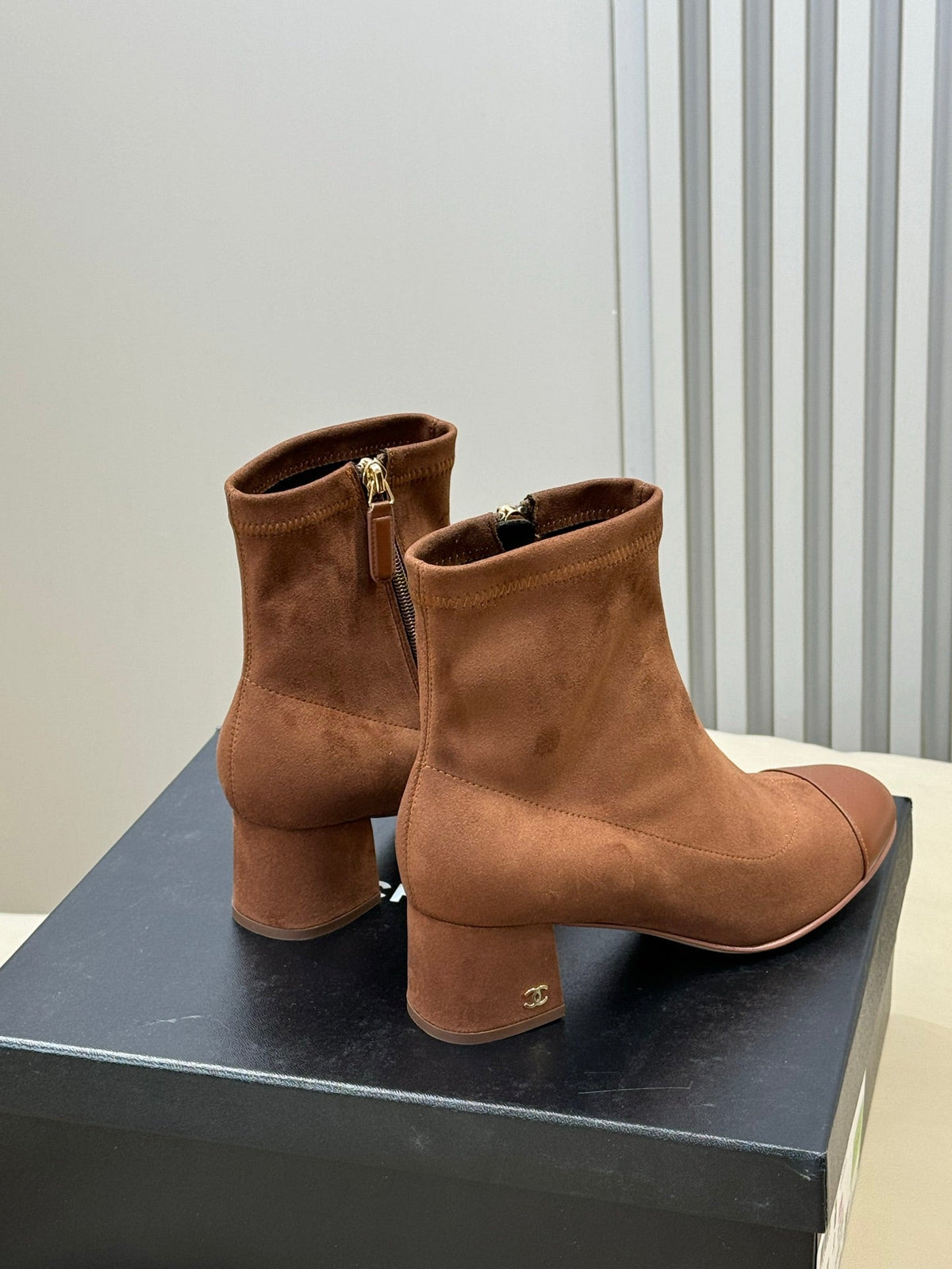 CC 26s Cap-Toe Ankle Boots 5.5cm Brown Suede 150313