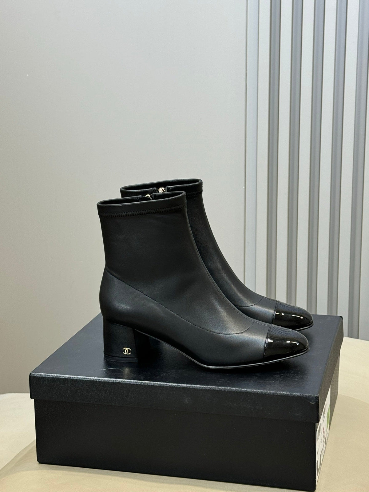 CC 26s Cap-Toe Ankle Boots 5.5cm Black Leather Patent 150309