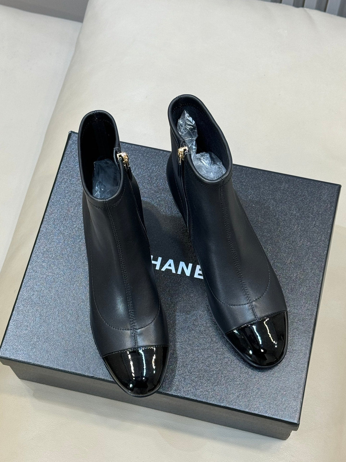 CC 26s Cap-Toe Ankle Boots 5.5cm Black Leather Patent 150309