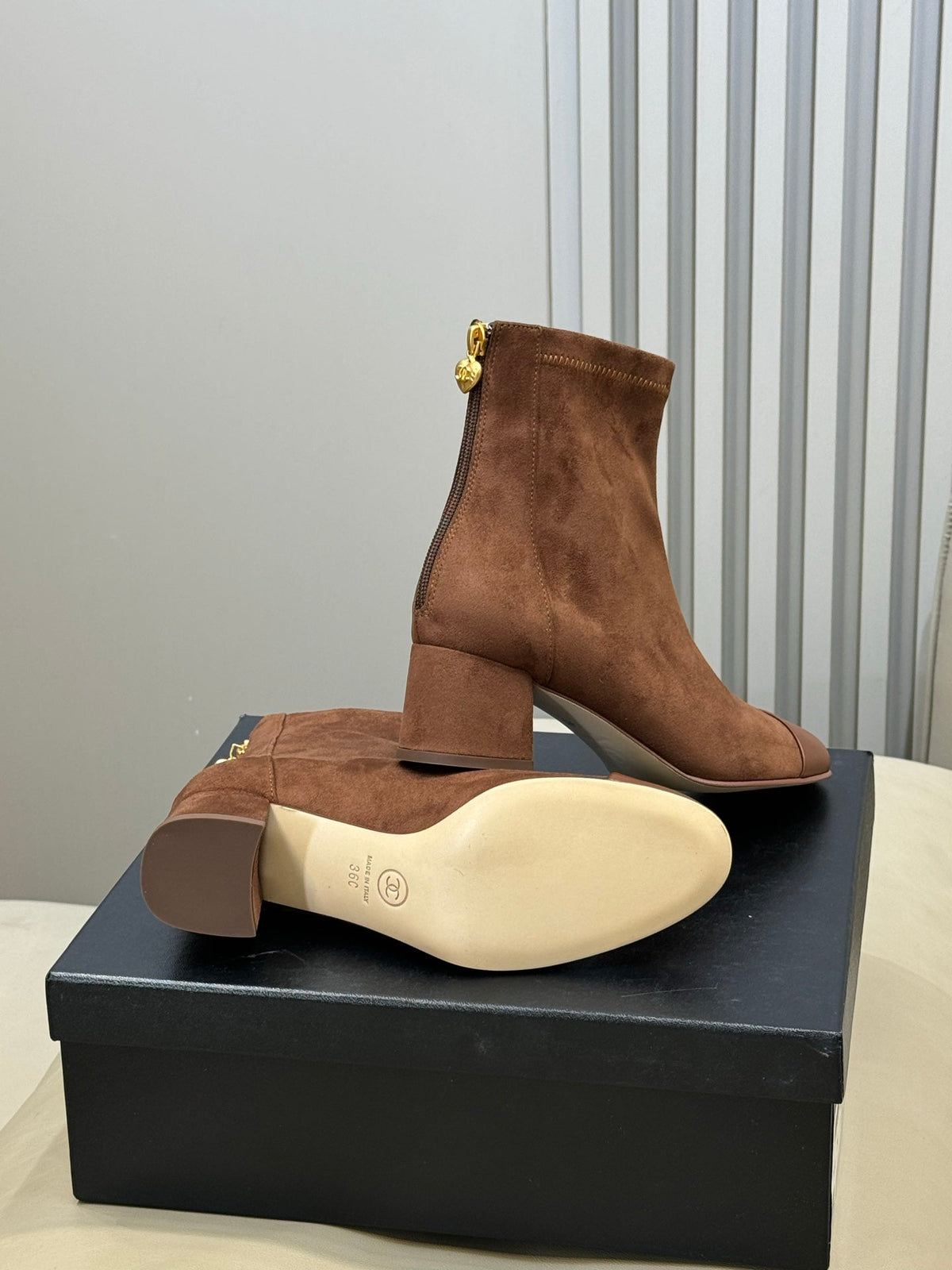 CC 26s Cap-Toe Ankle Boots 5.5cm Brown Suede 150318