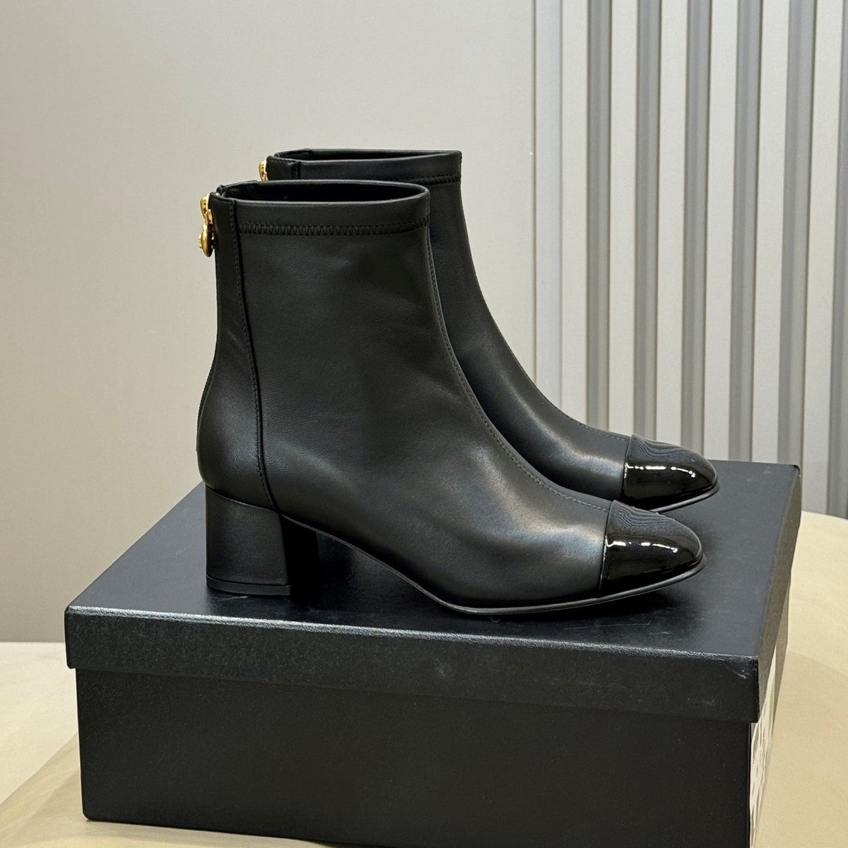 CC 26s Cap-Toe Ankle Boots 5.5cm Black Leather Patent 150314