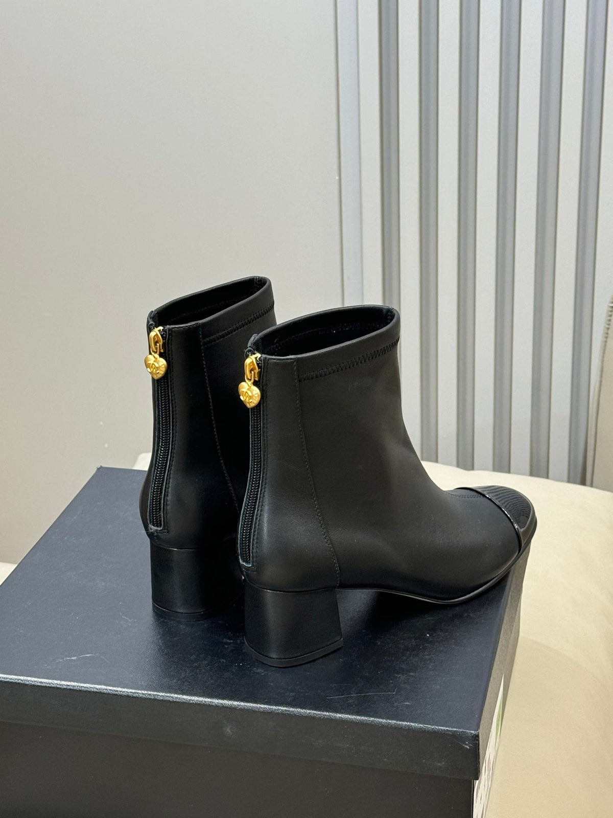 CC 26s Cap-Toe Ankle Boots 5.5cm Black Leather Patent 150314