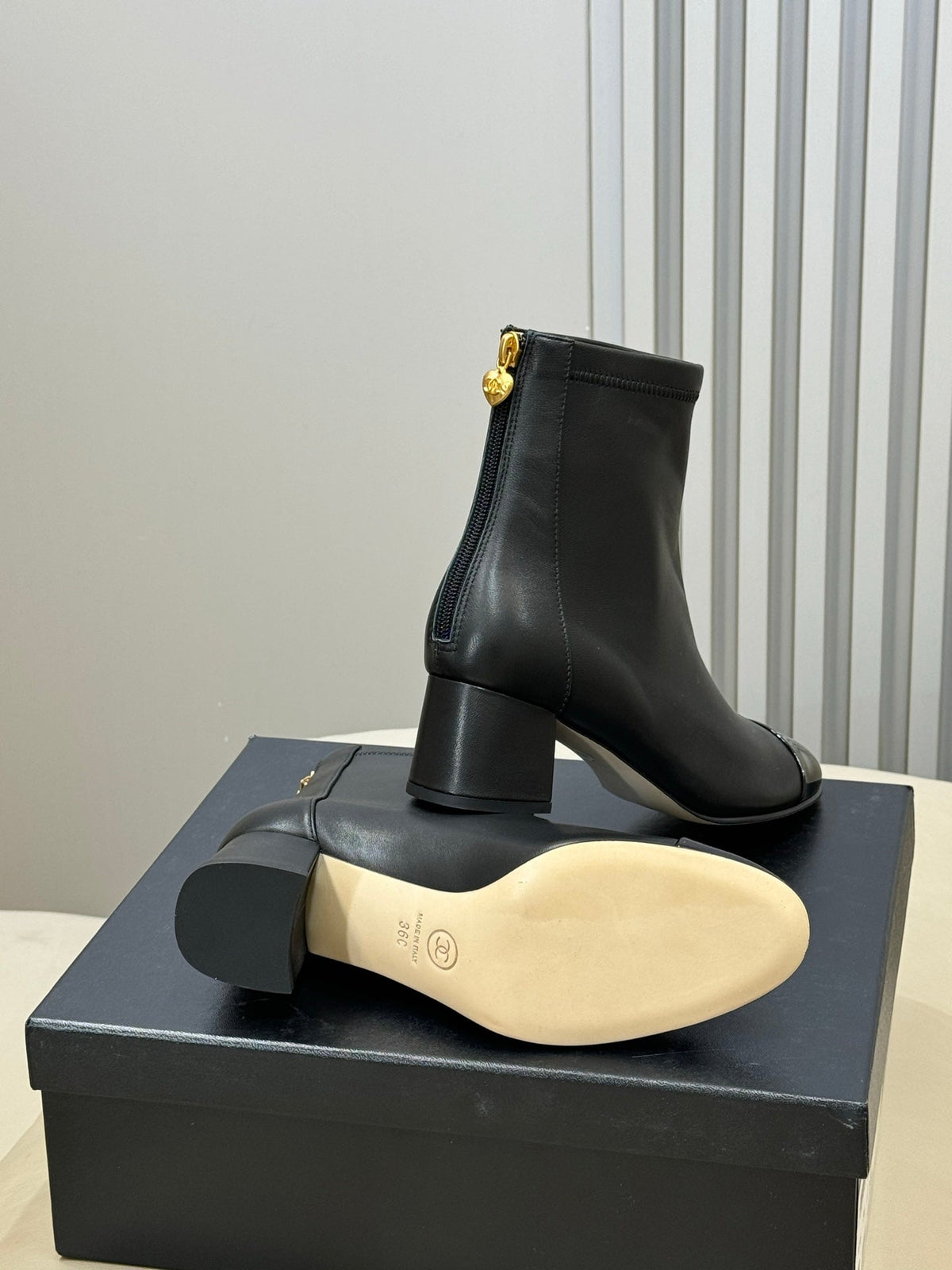 CC 26s Cap-Toe Ankle Boots 5.5cm Black Leather Patent 150314