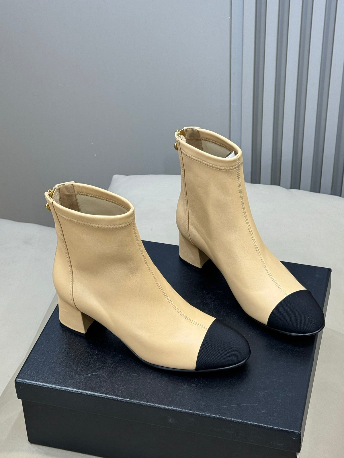 CC 26s Cap-Toe Ankle Boots 5.5cm Beige Leather 150316