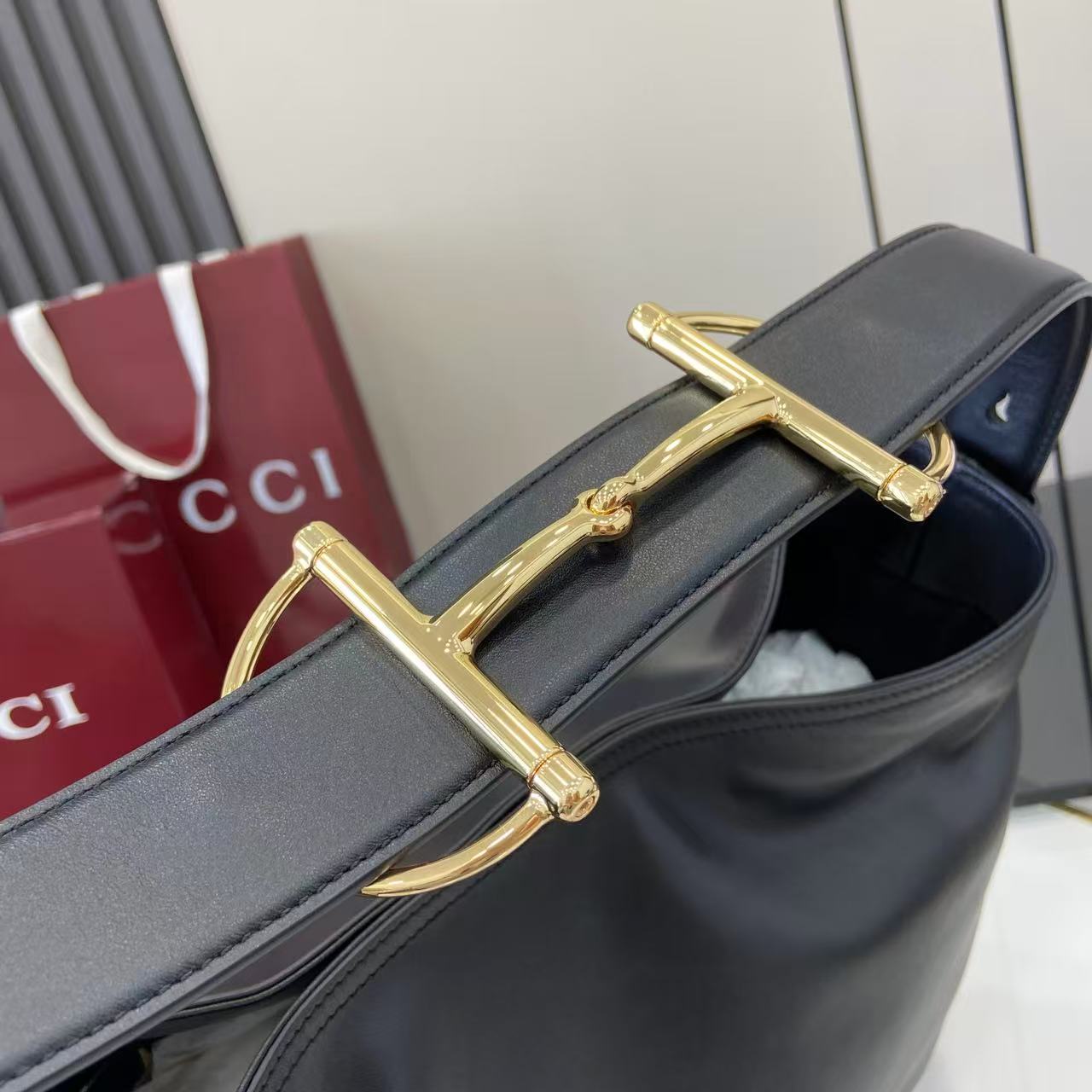 GG 25 Beatrix Handbag  Black Smooth Cowhide 290511