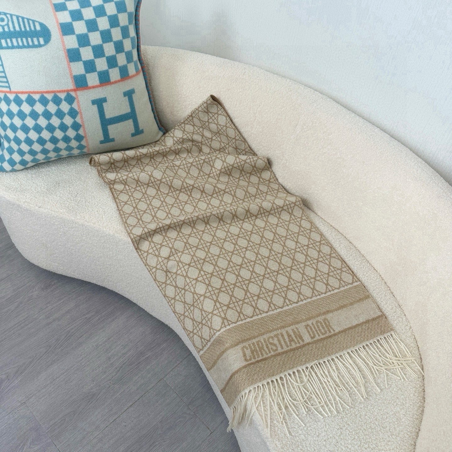 CD  Double-Sided Scarf 200cm Beige Cashmere 150402