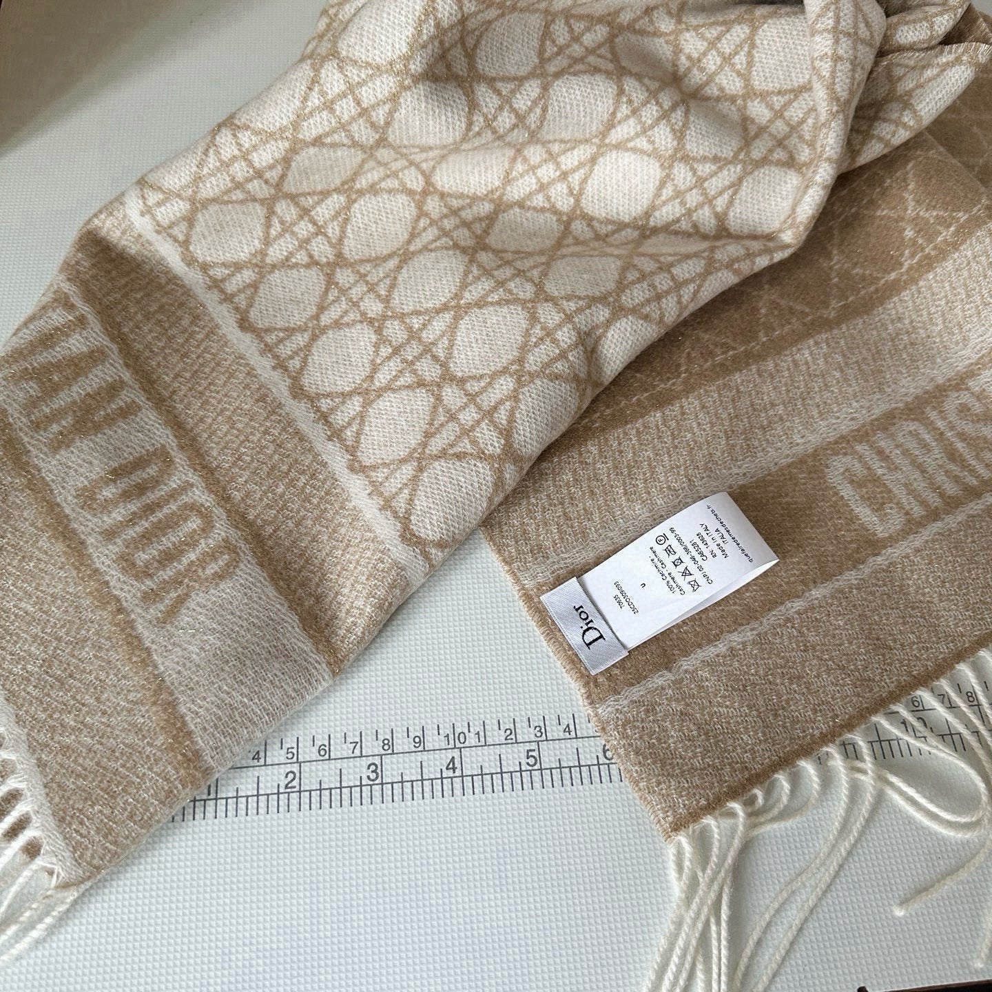 CD  Double-Sided Scarf 200cm Beige Cashmere 150402