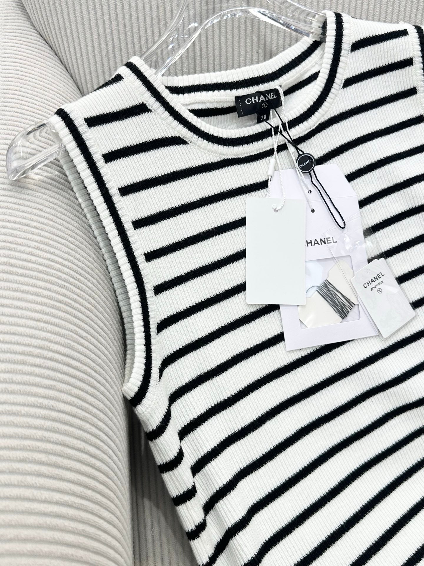 CC 26s Knit Vest Top Black White Wool 415492