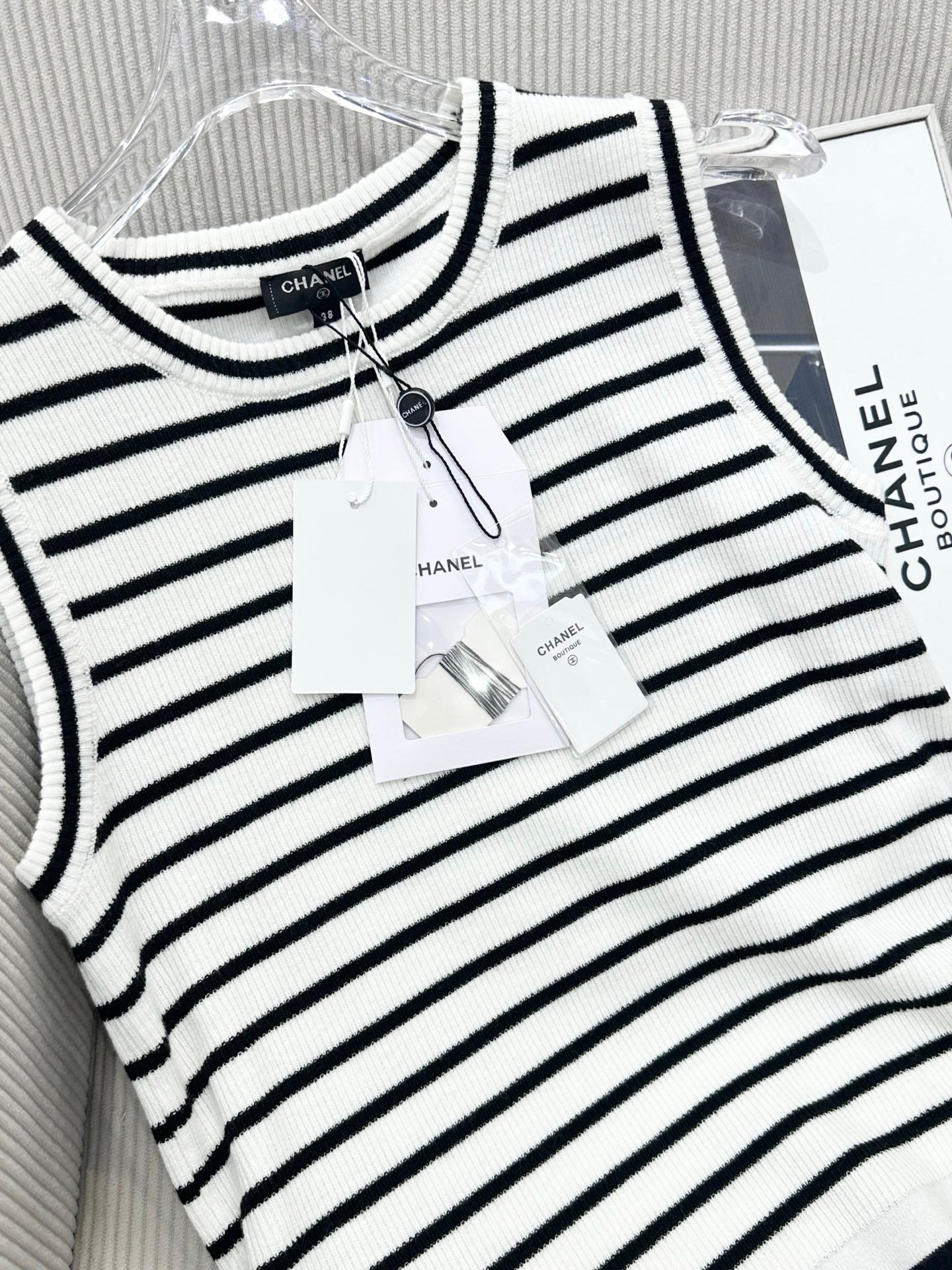 CC 26s Knit Vest Top Black White Wool 415492