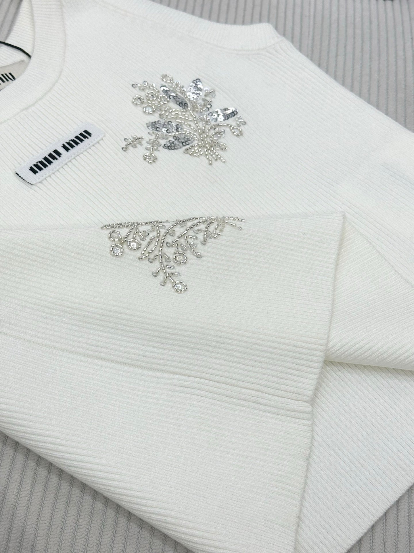 Miu 26s Beaded Knit Vest White Sequined Wool 415499