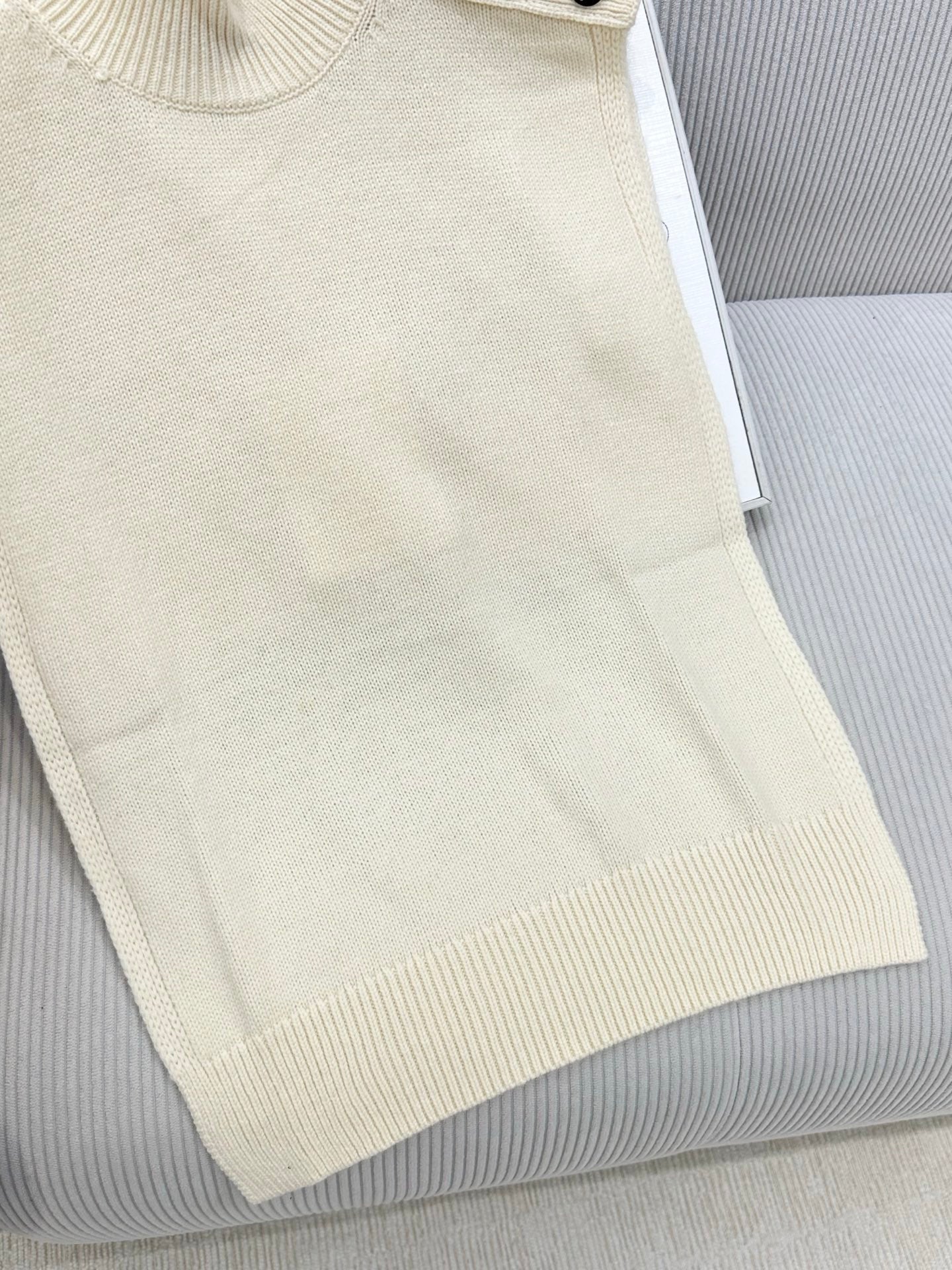 CC 26s High-Neck Single-Breasted Knitted Vest Cream Wool 415558