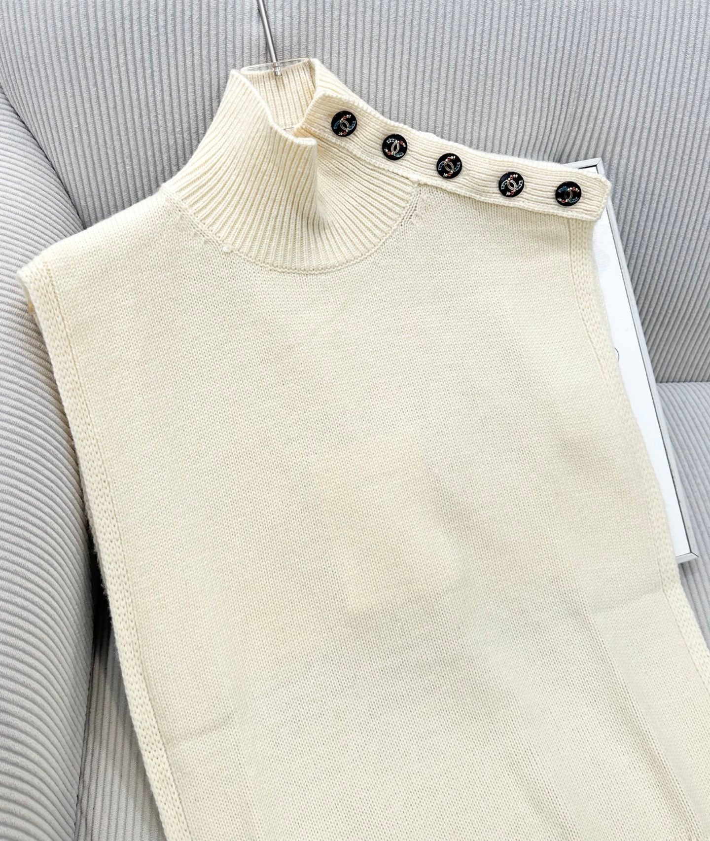 CC 26s High-Neck Single-Breasted Knitted Vest Cream Wool 415558