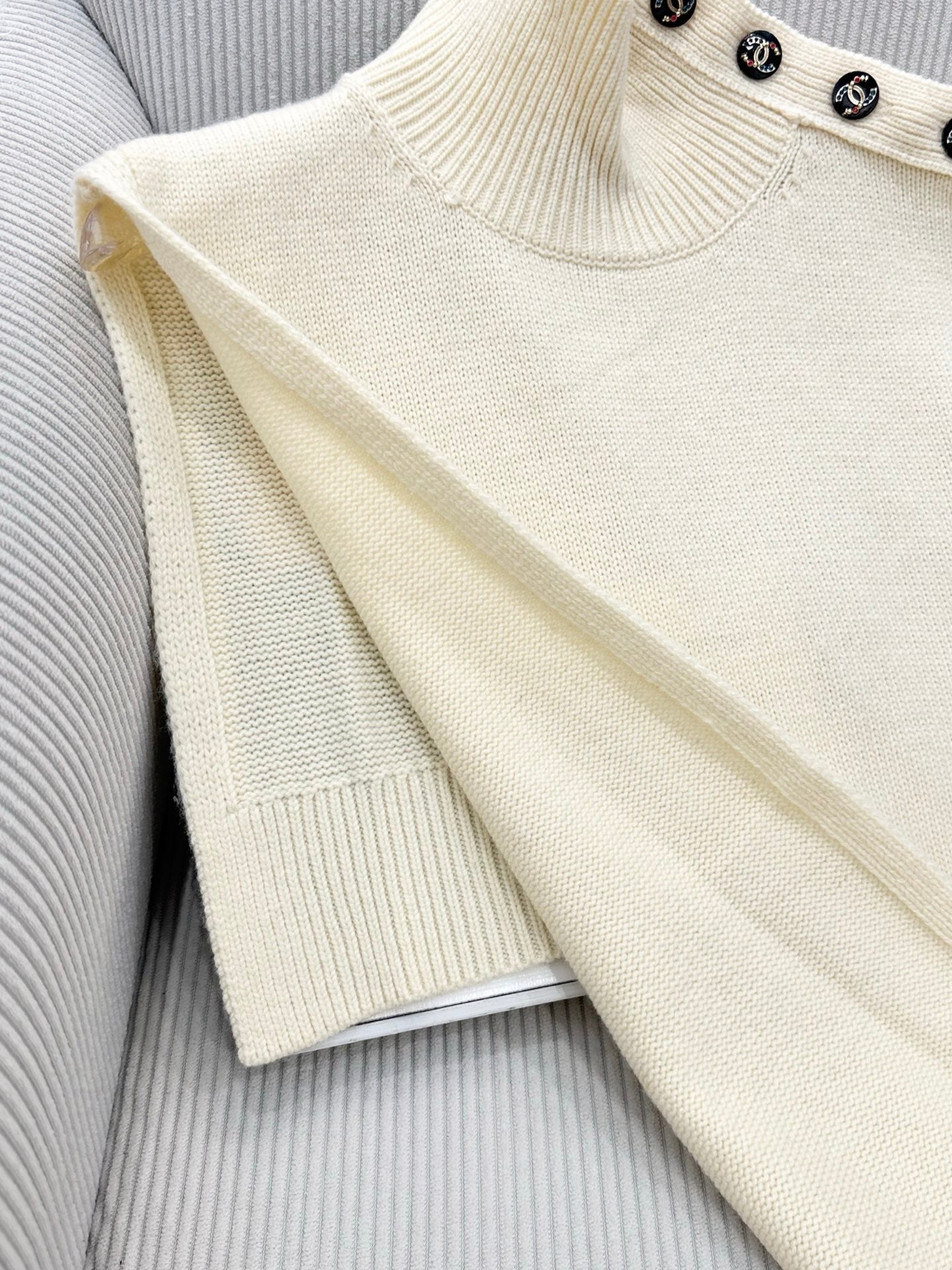 CC 26s High-Neck Single-Breasted Knitted Vest Cream Wool 415558