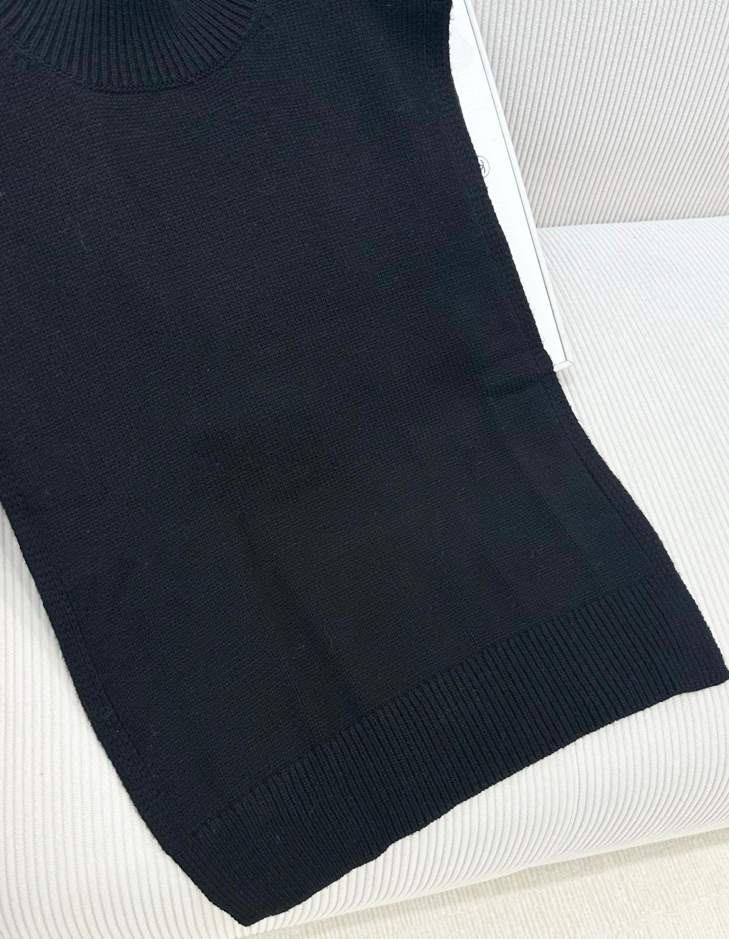 CC 26s High-Neck Single-Breasted Knitted Vest Black Wool 415560