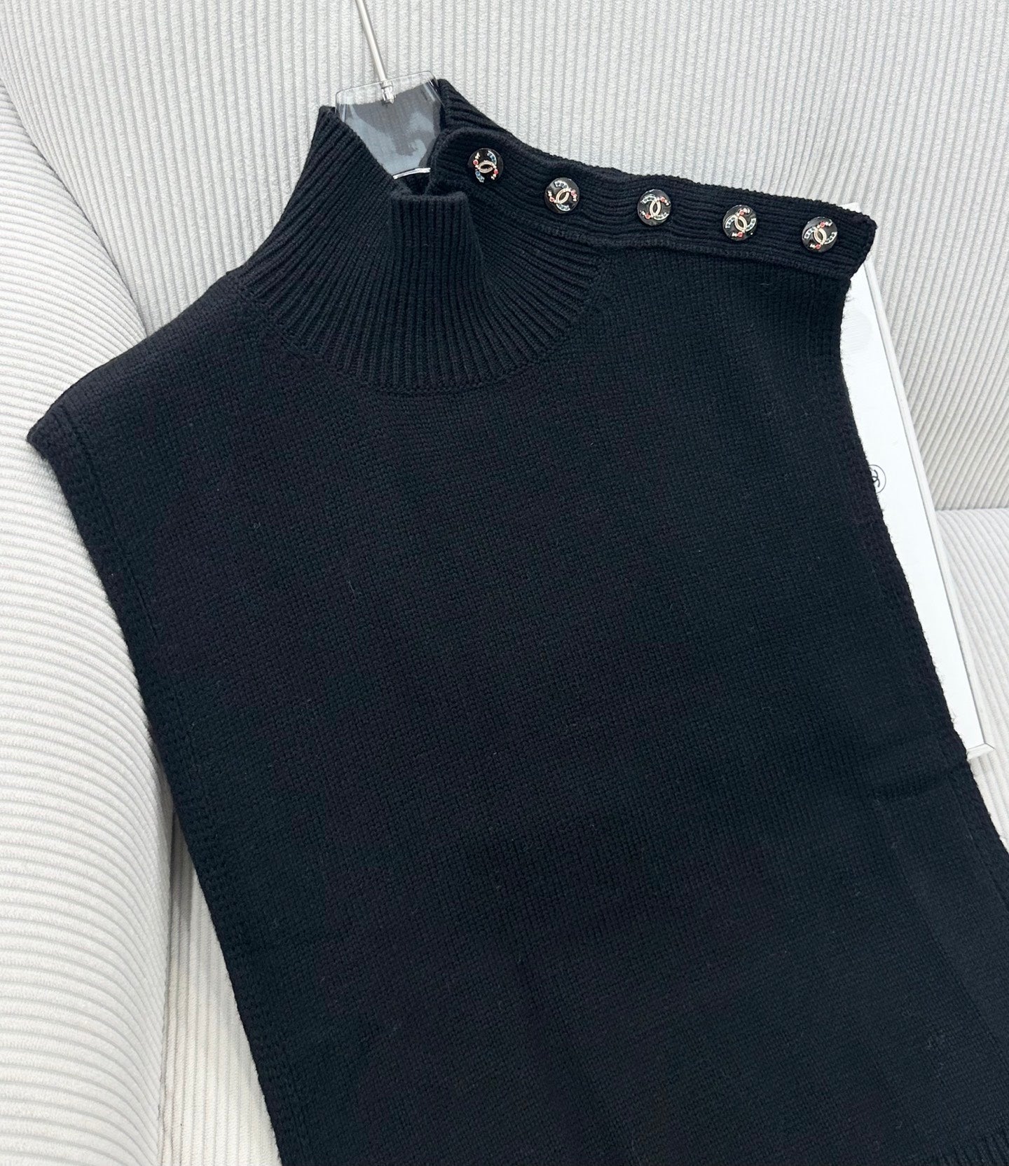 CC 26s High-Neck Single-Breasted Knitted Vest Black Wool 415560