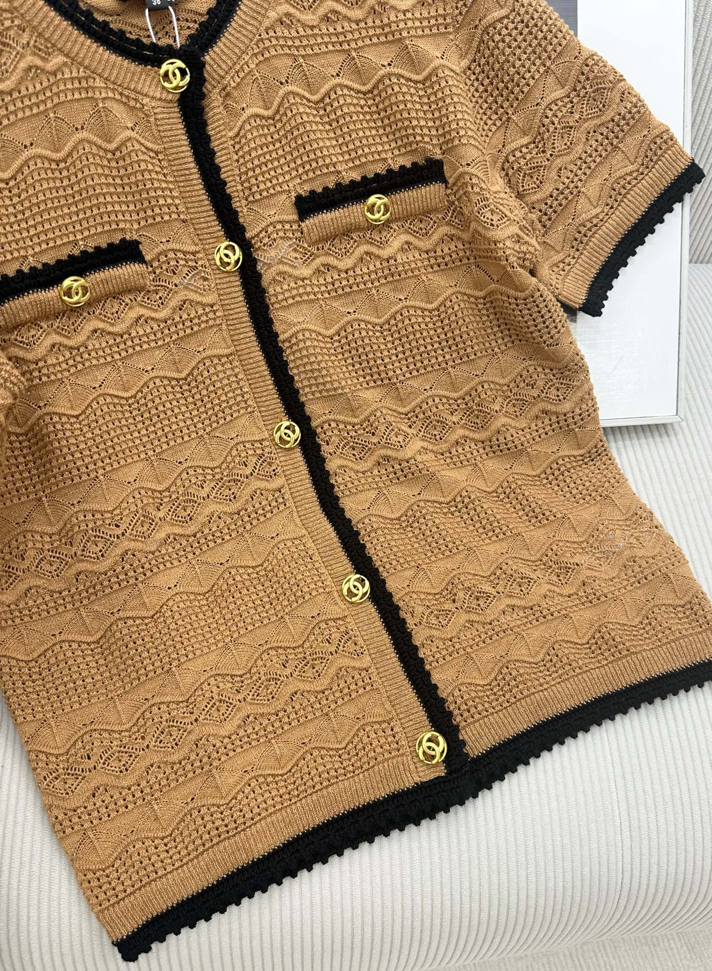 CC 26s Short-Sleeved Cardigan Beige Black Wool Cotton 415527