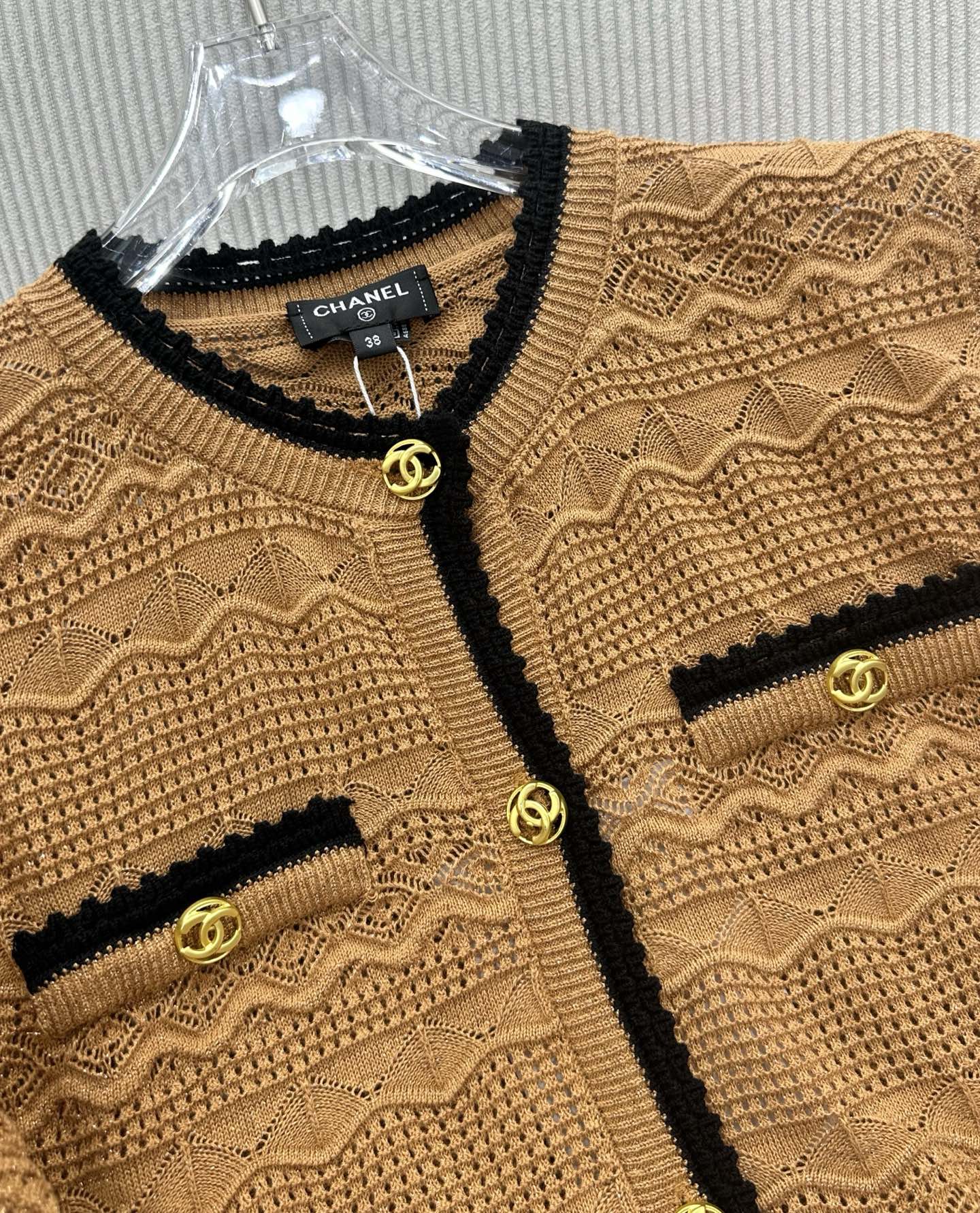 CC 26s Short-Sleeved Cardigan Beige Black Wool Cotton 415527