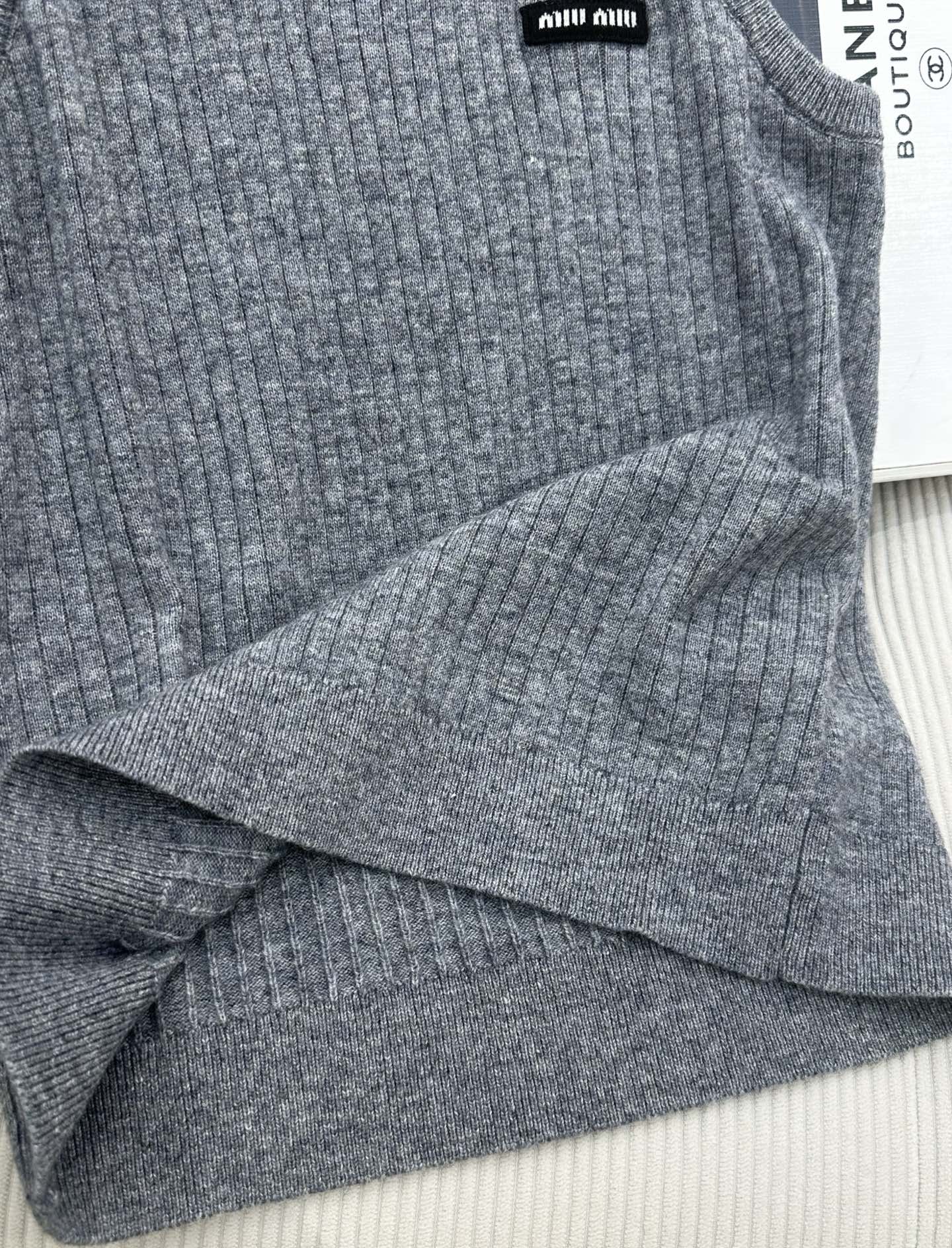 Miu 26s Knitted Vest Top Grey Wool 415564