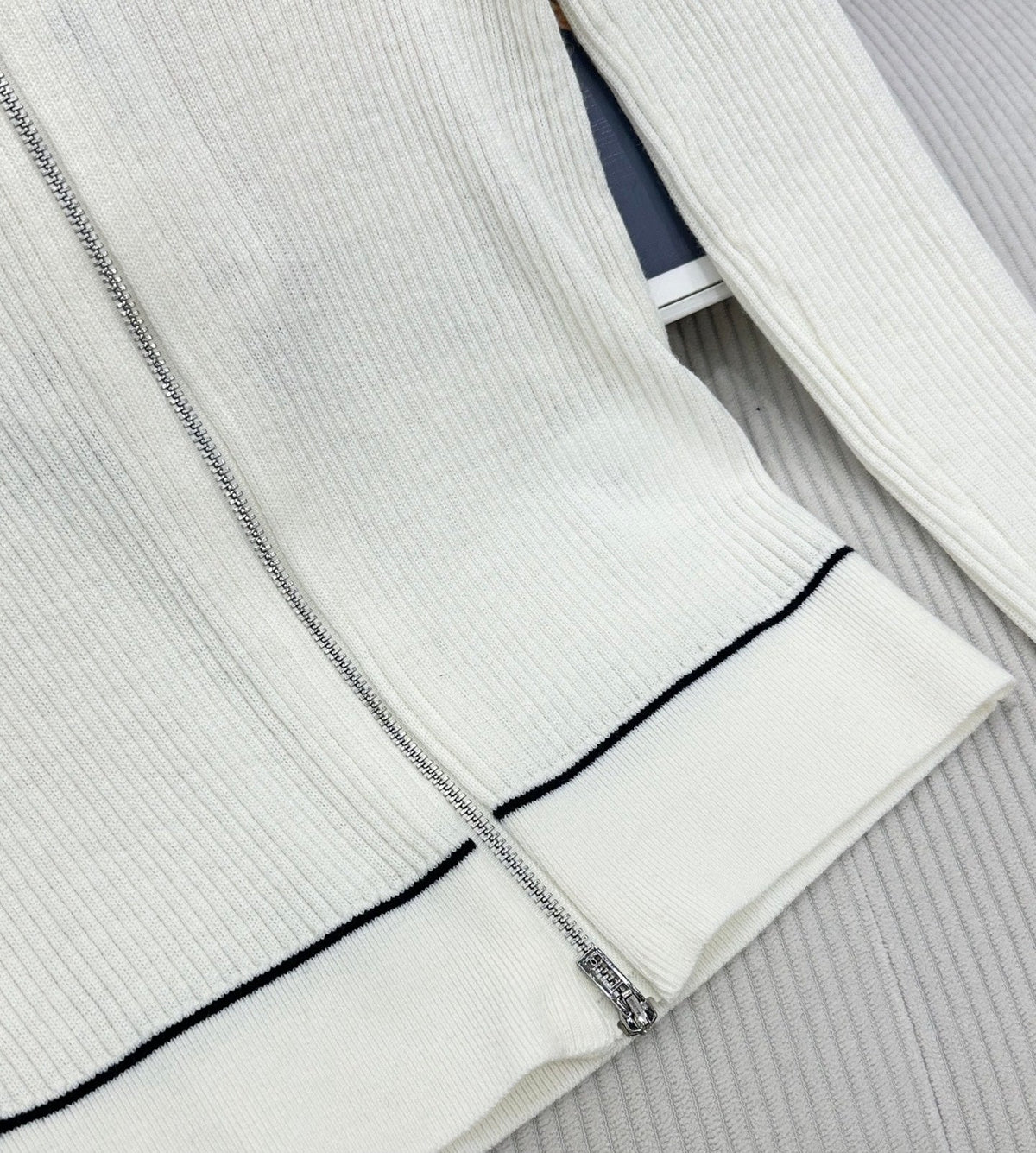 CC 26s Neck Knitted Zipper Cardigan White Wool 426269