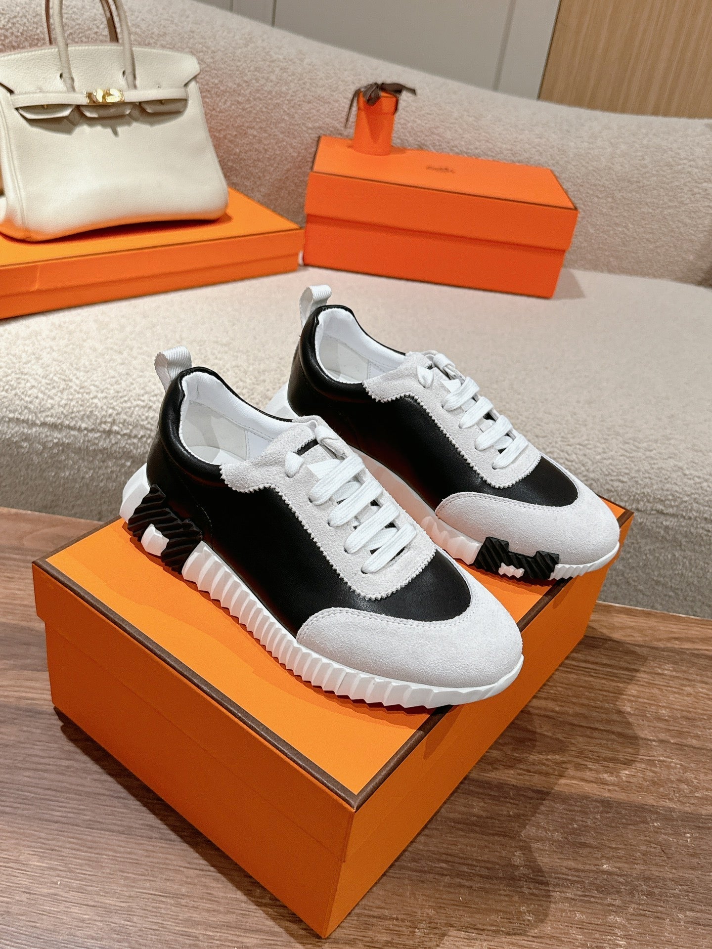 HM Mainland Sneaker In Pale Gray Suede And Black Calfskin