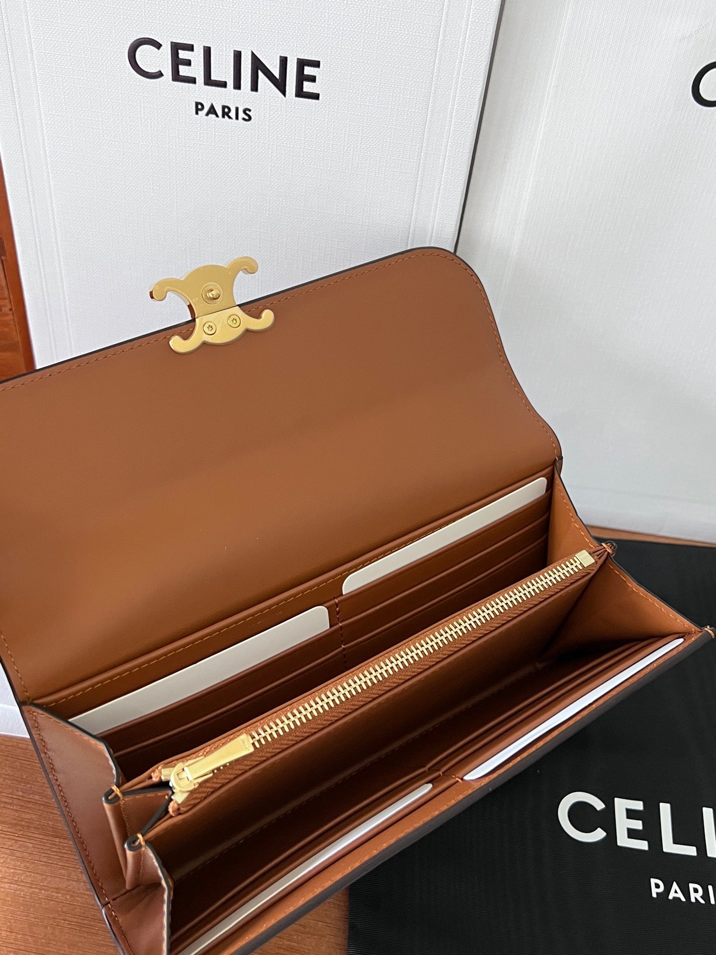 TRIOMPHE Flap Wallet Card Holder 19cm Tan Shiny Cafskin