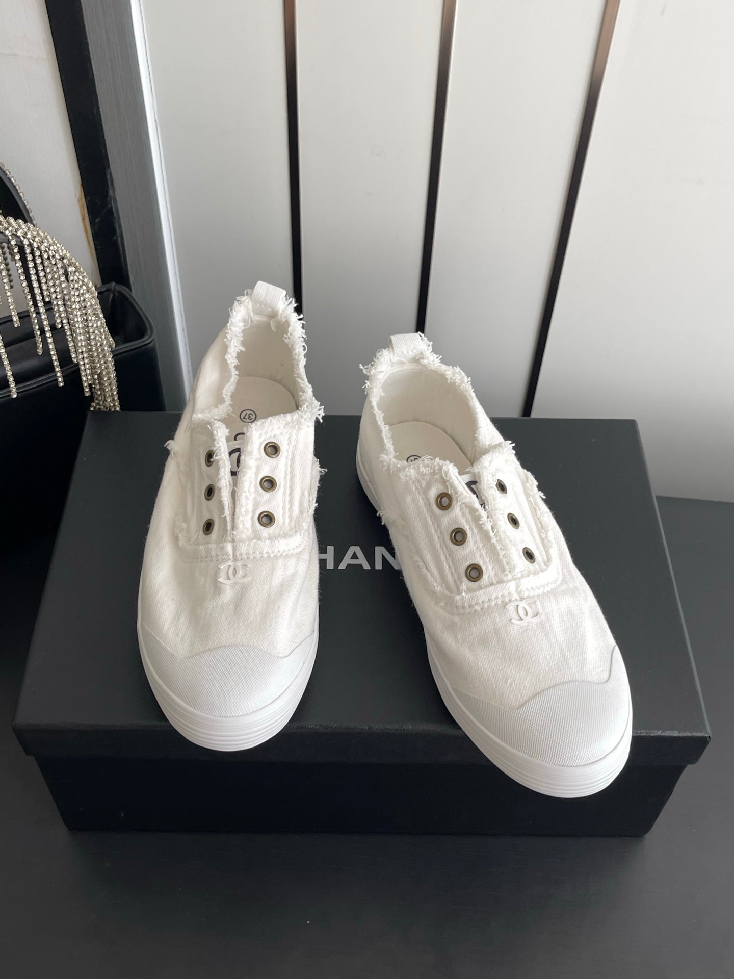 CC 26s Laceless Canvas Sneakers White Canvas 945159