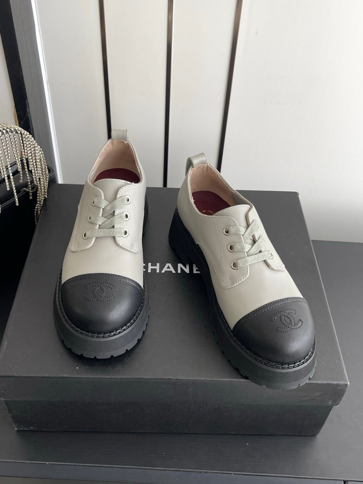 CC 26s Lace Up Oxford Grey Black Leather 110196