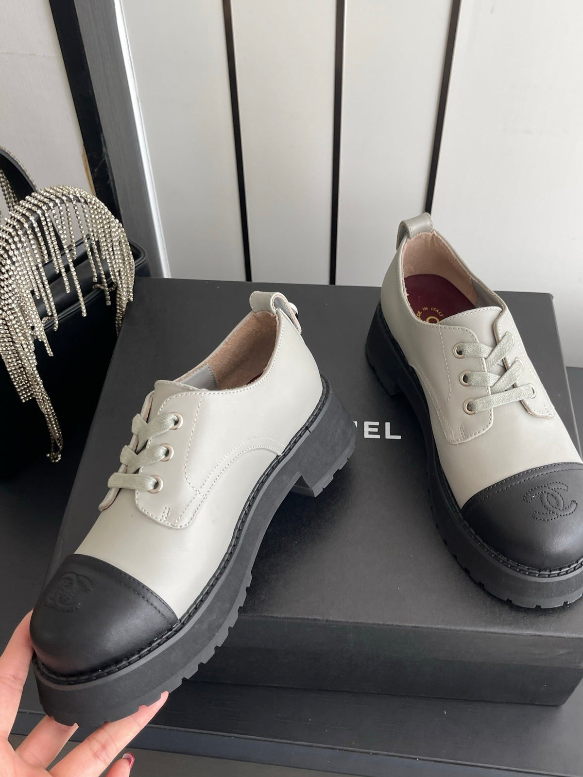 CC 26s Lace Up Oxford Grey Black Leather 110196