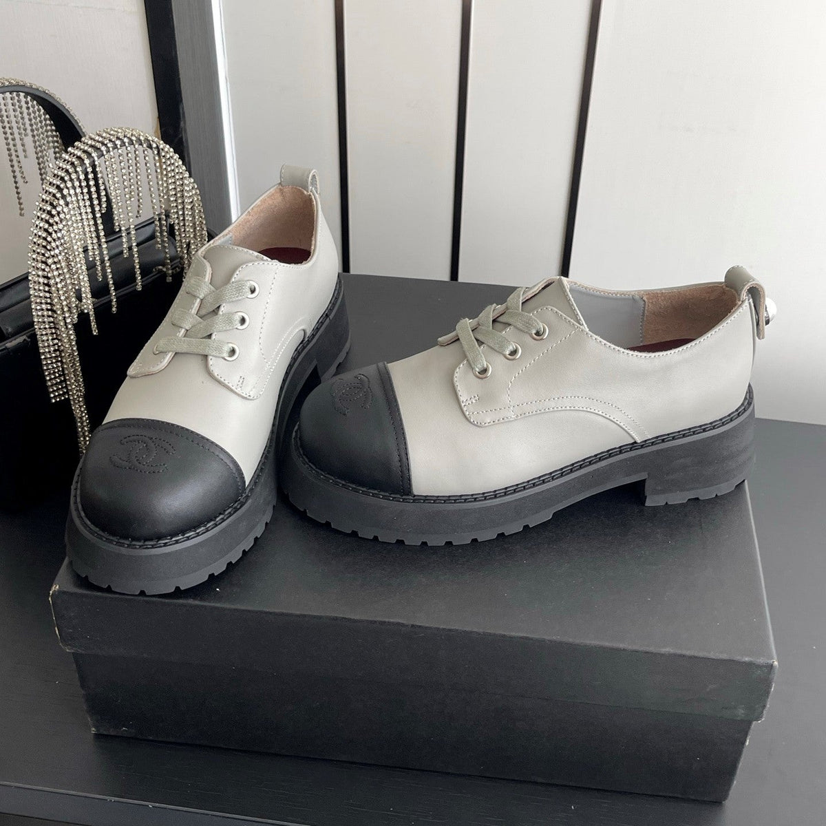 CC 26s Lace Up Oxford Grey Black Leather 110196