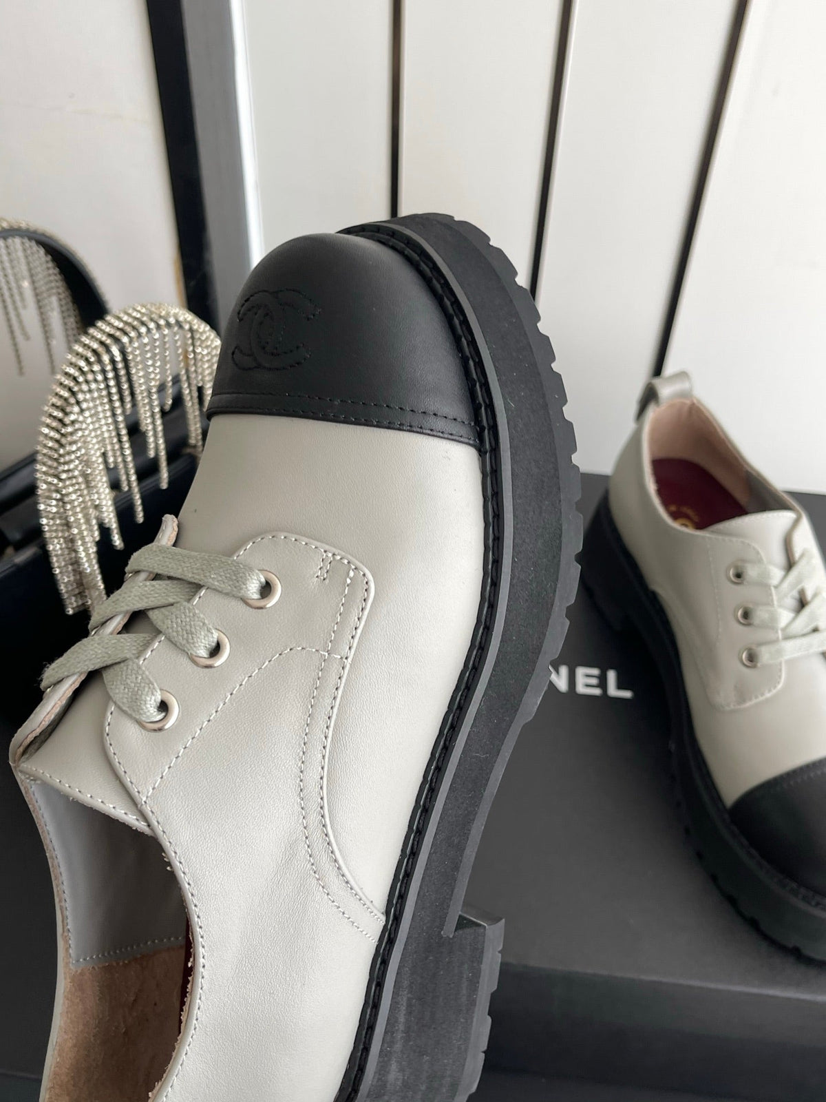CC 26s Lace Up Oxford Grey Black Leather 110196
