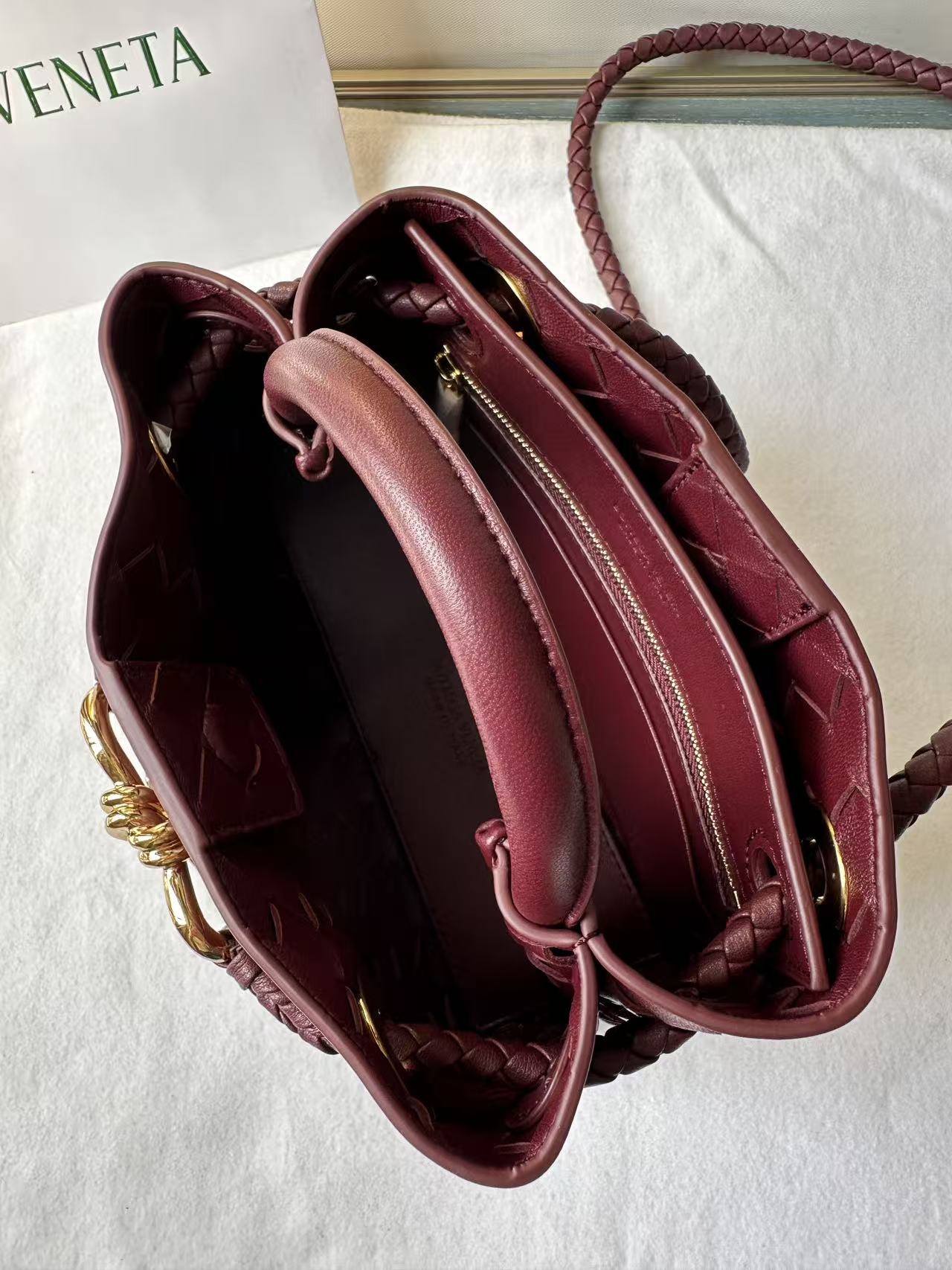 BV Small Andiamo Bag 20cm Burugundy Intrecciato Leather 291445