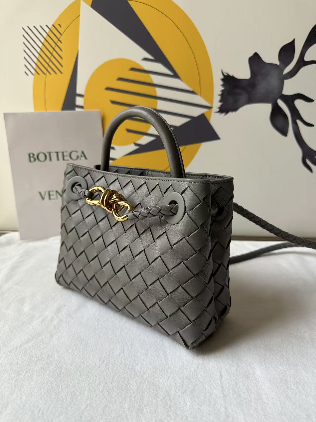 BV Small Andiamo Bag 20cm Grey Intrecciato Leather 291448