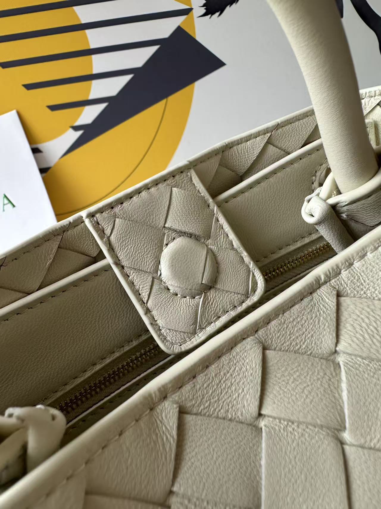BV Small Andiamo Bag 20cm Ecru Intrecciato Leather 291450