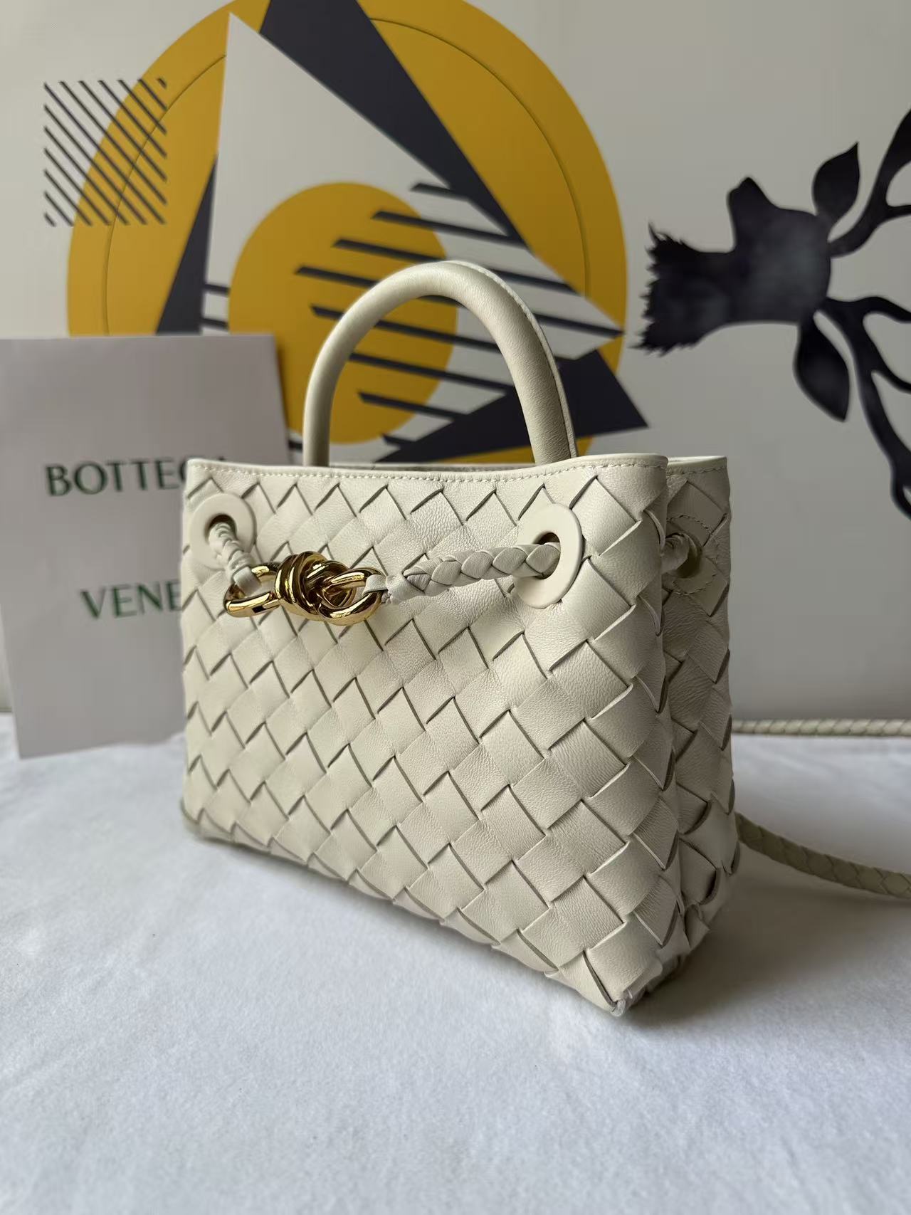 BV Small Andiamo Bag 20cm Ecru Intrecciato Leather 291450