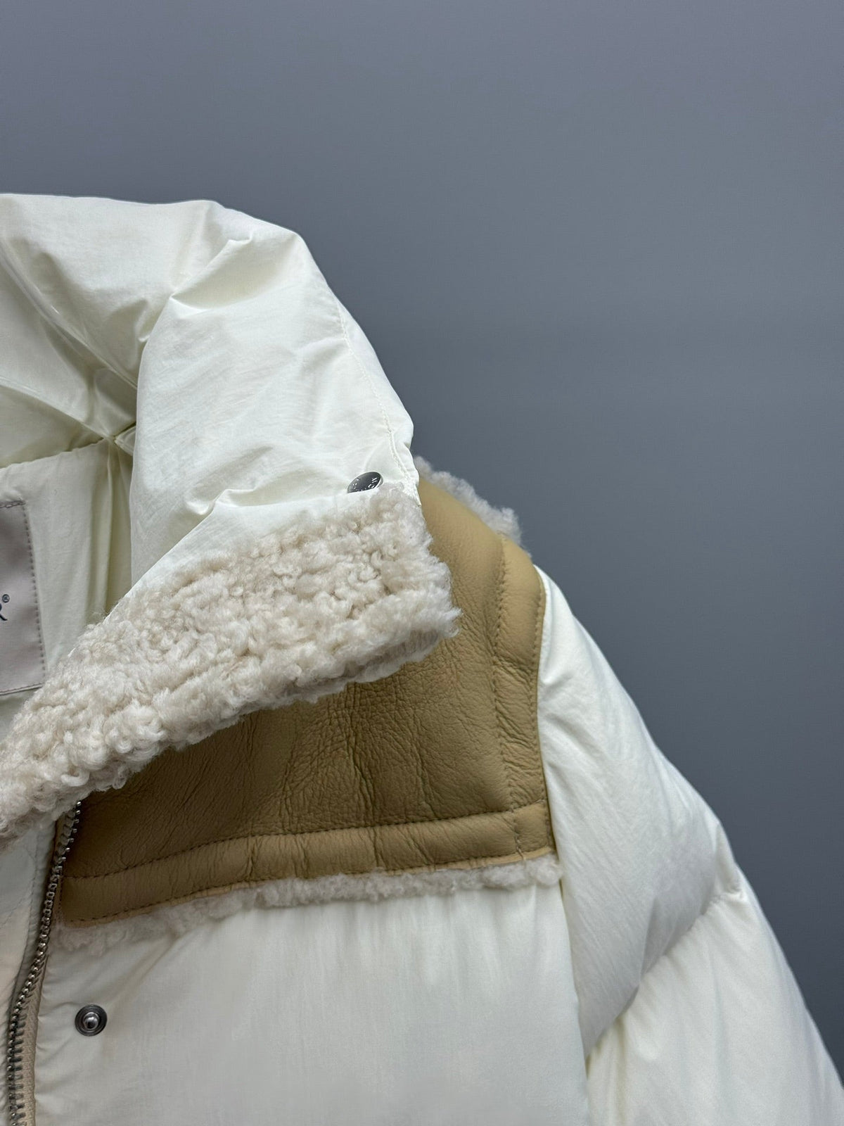 Moncler 26s Jacket Jotty Short Down Jacket Ivory Leather Nylon 427765