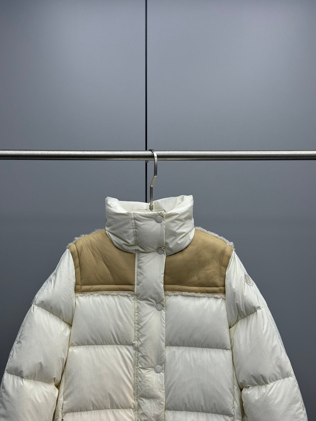 Moncler 26s Jacket Jotty Short Down Jacket Ivory Leather Nylon 427765