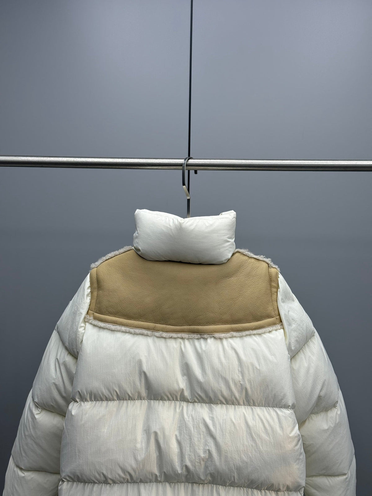 Moncler 26s Jacket Jotty Short Down Jacket Ivory Leather Nylon 427765