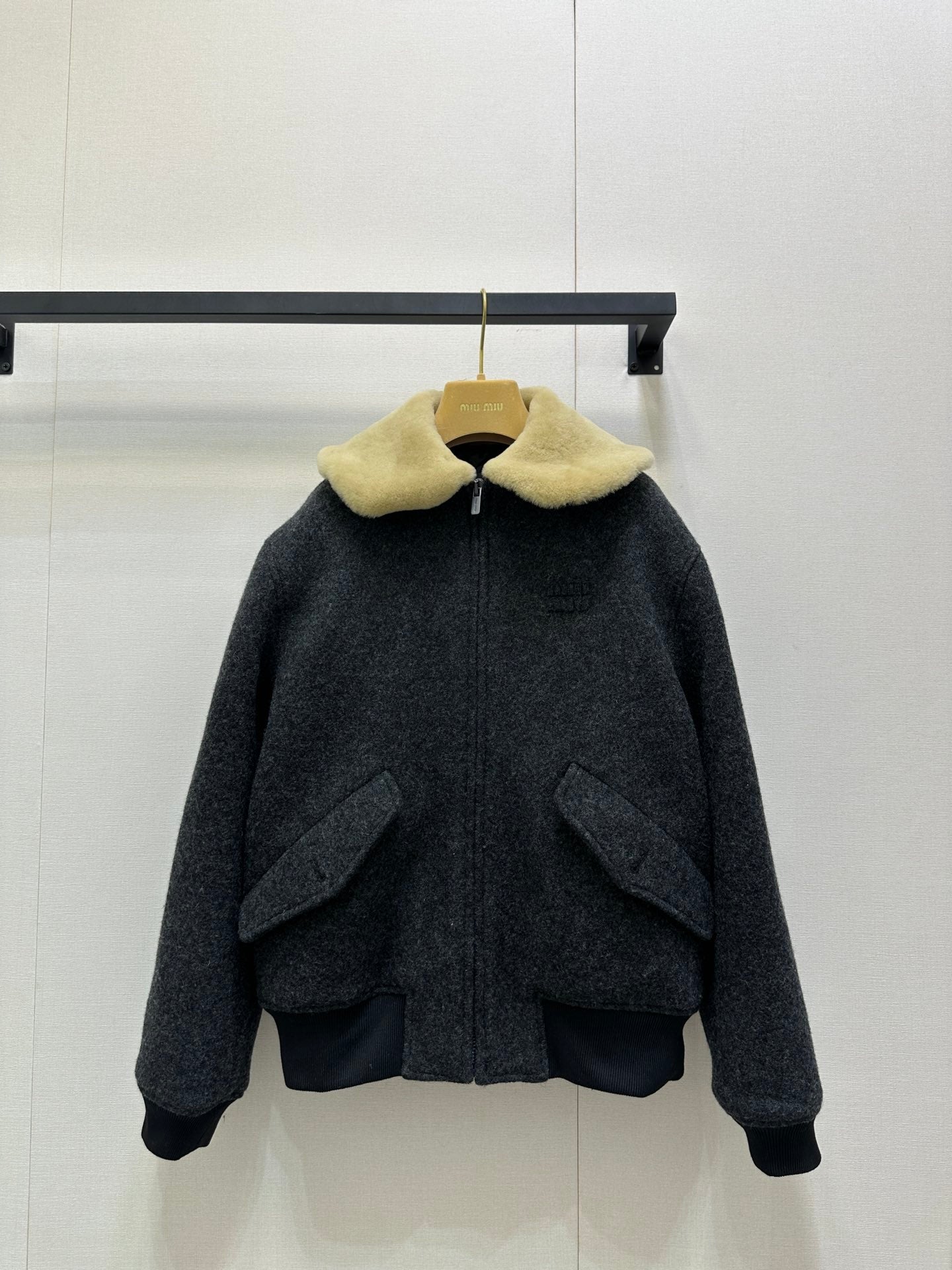 Miu 25 FW Collar Coat Dark Grey Sheep Wool 346114