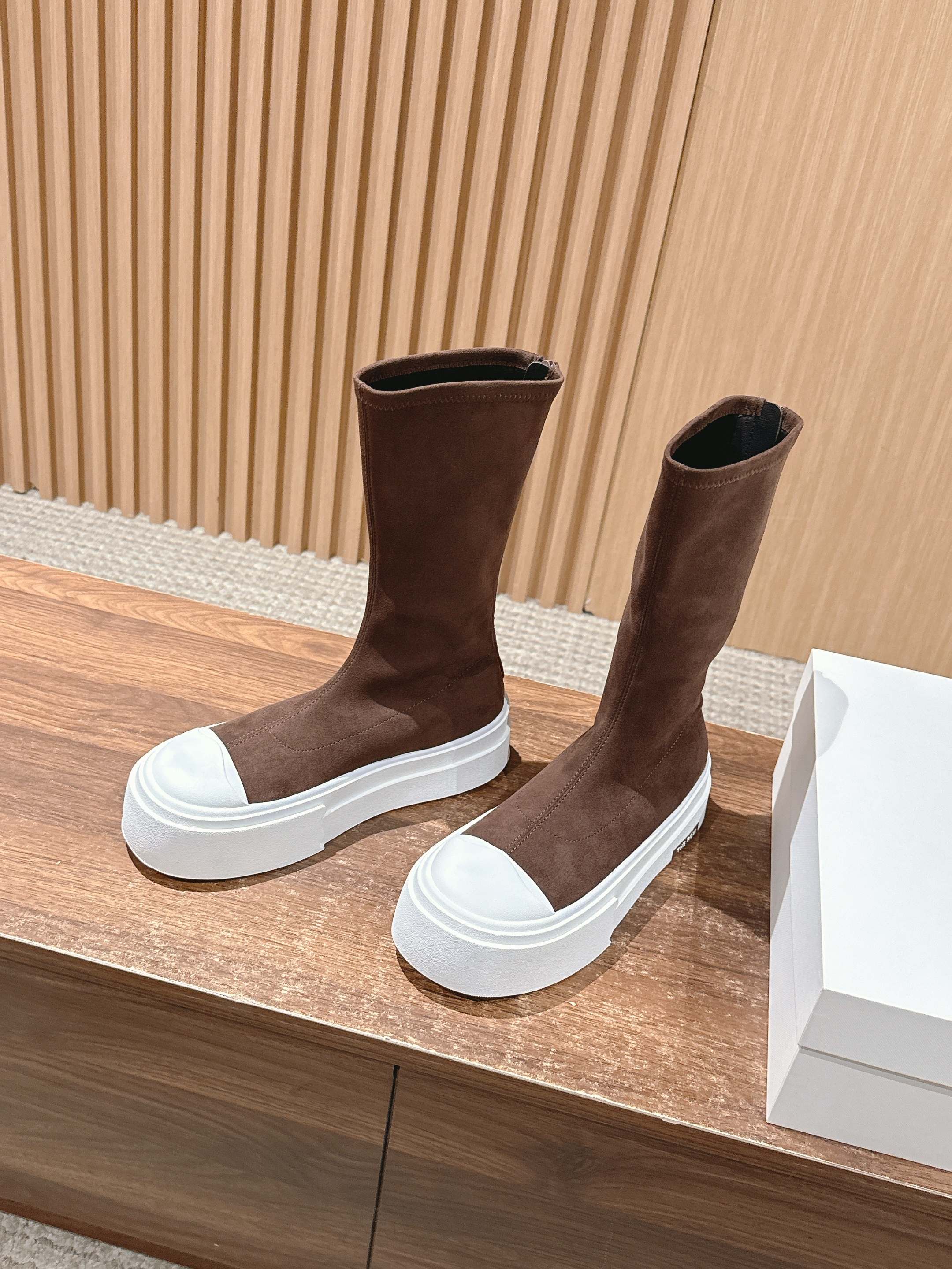 The Row Thick-soled Classic Round Toe Stretch Boots Brown White Suede 444175