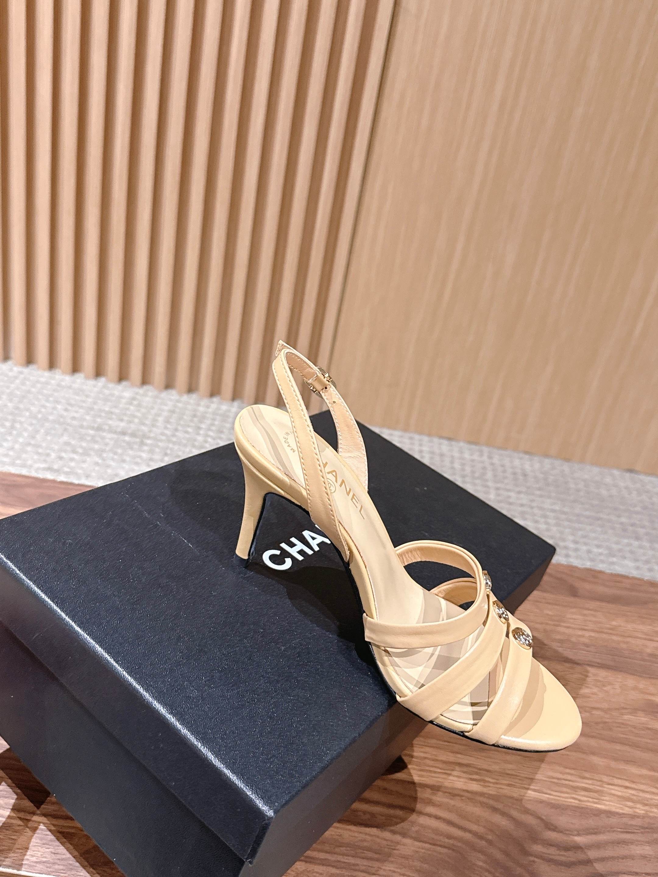 CC 26SS Sandal With Stud 8.5cm Beige Elephant Leather 692563
