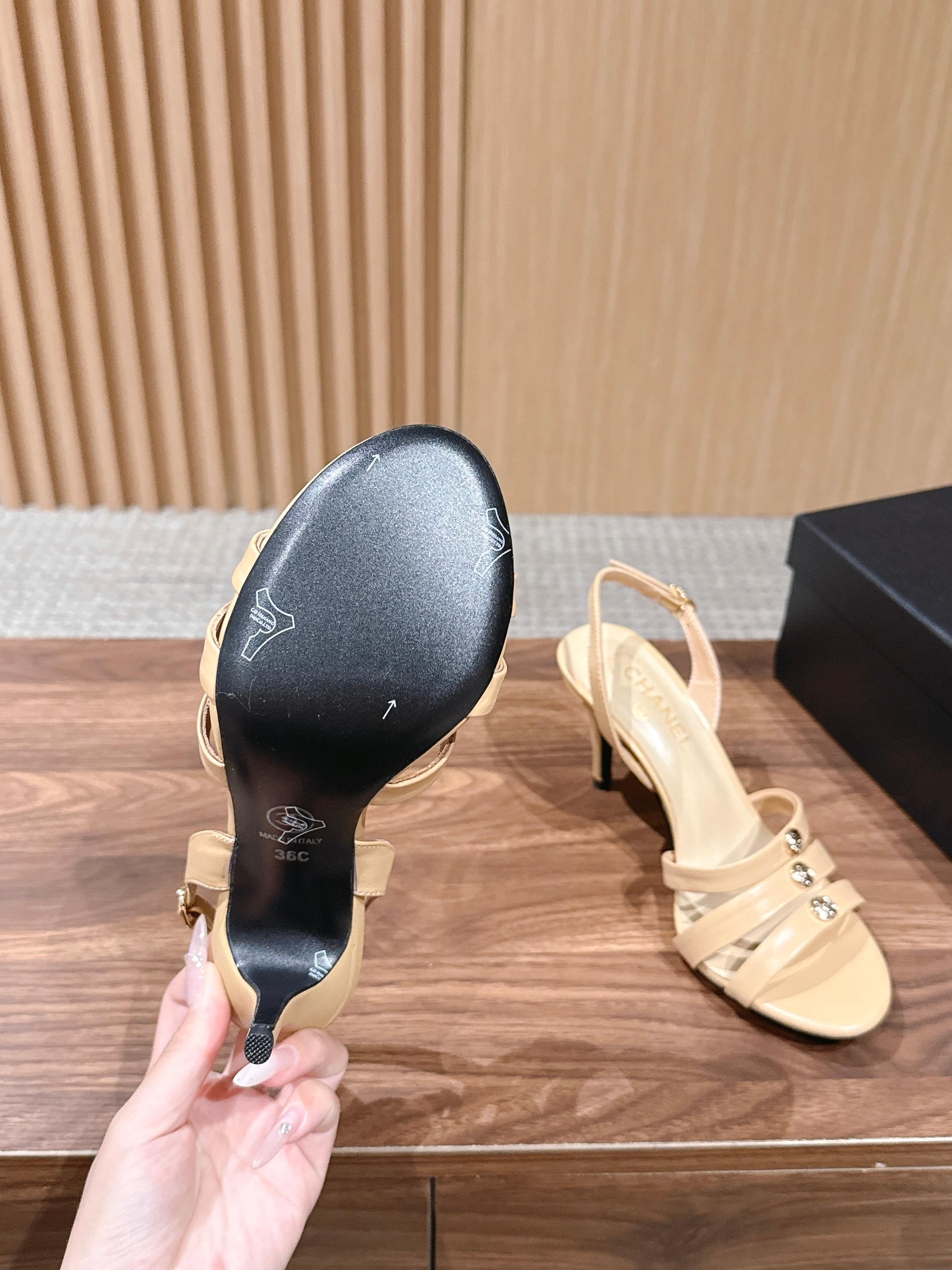 CC 26SS Sandal With Stud 8.5cm Beige Elephant Leather 692563