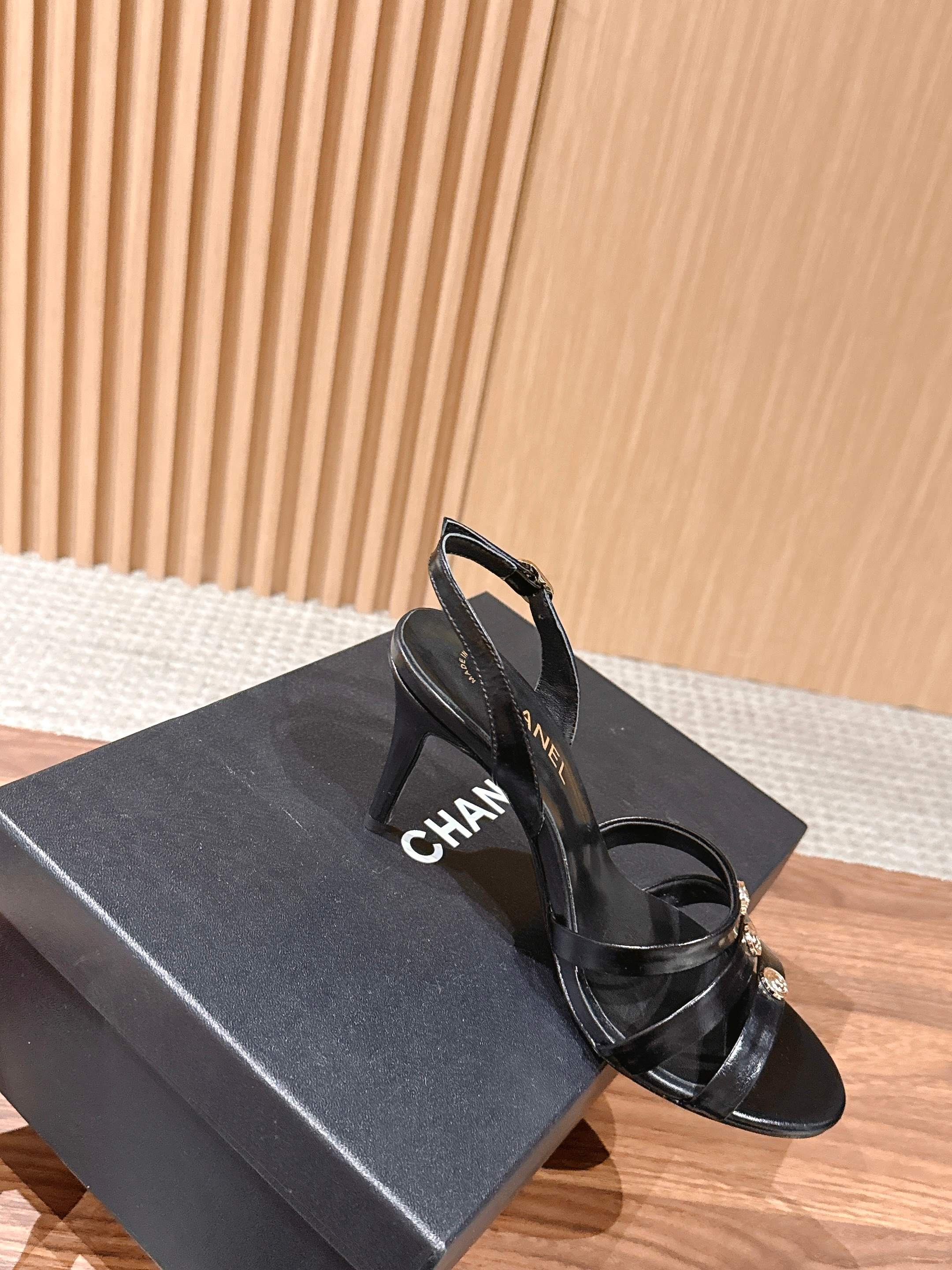 CC 26SS Sandal 8.5cm Black Elephant Leather 692564