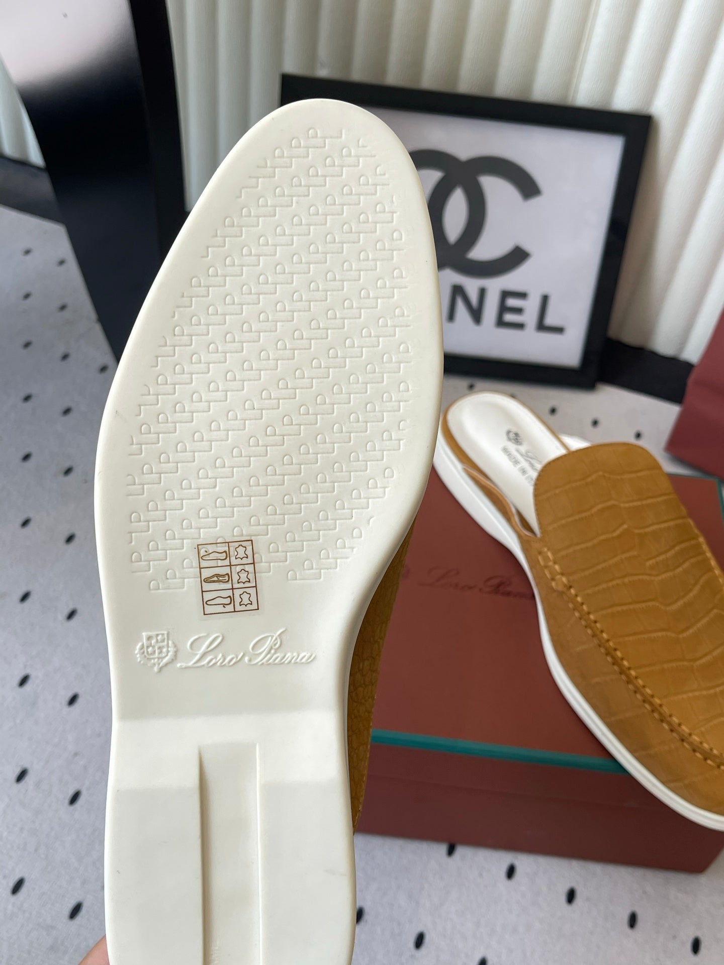 LP 26s Mule Loafers Tan Brown Crocodile-Embossed Leather 892431