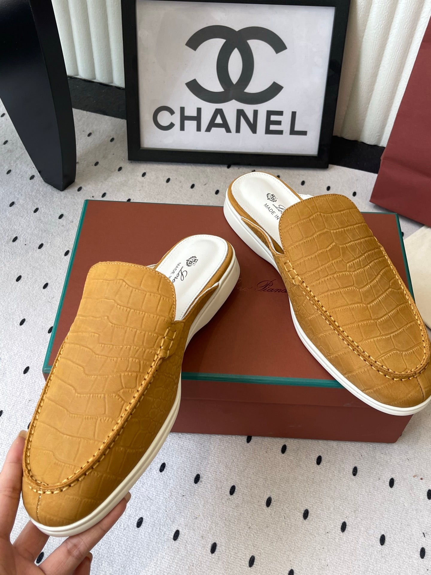 LP 26s Mule Loafers Tan Brown Crocodile-Embossed Leather 892431