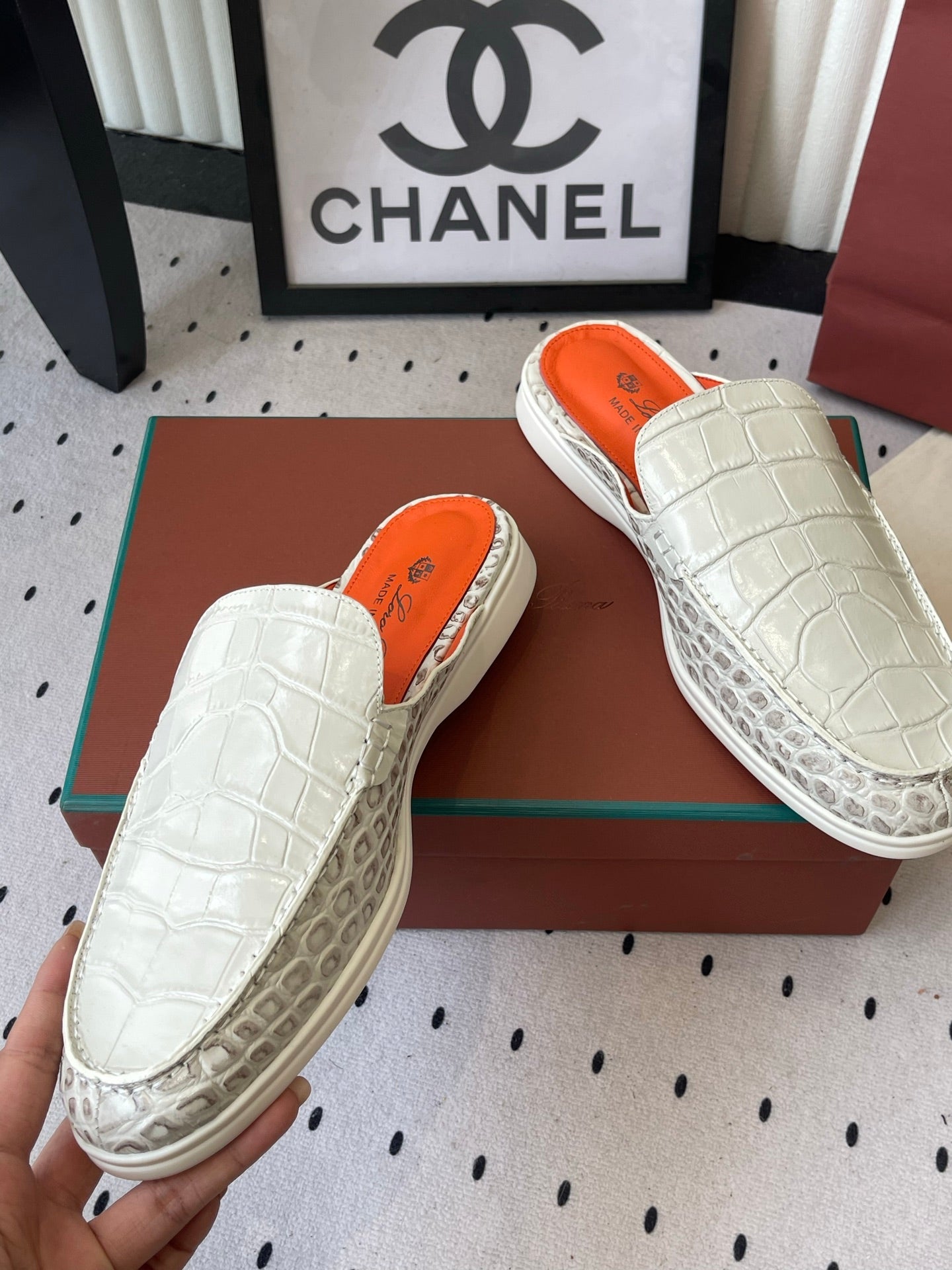 LP 26s Mule Loafers White Crocodile-Embossed Leather 892433