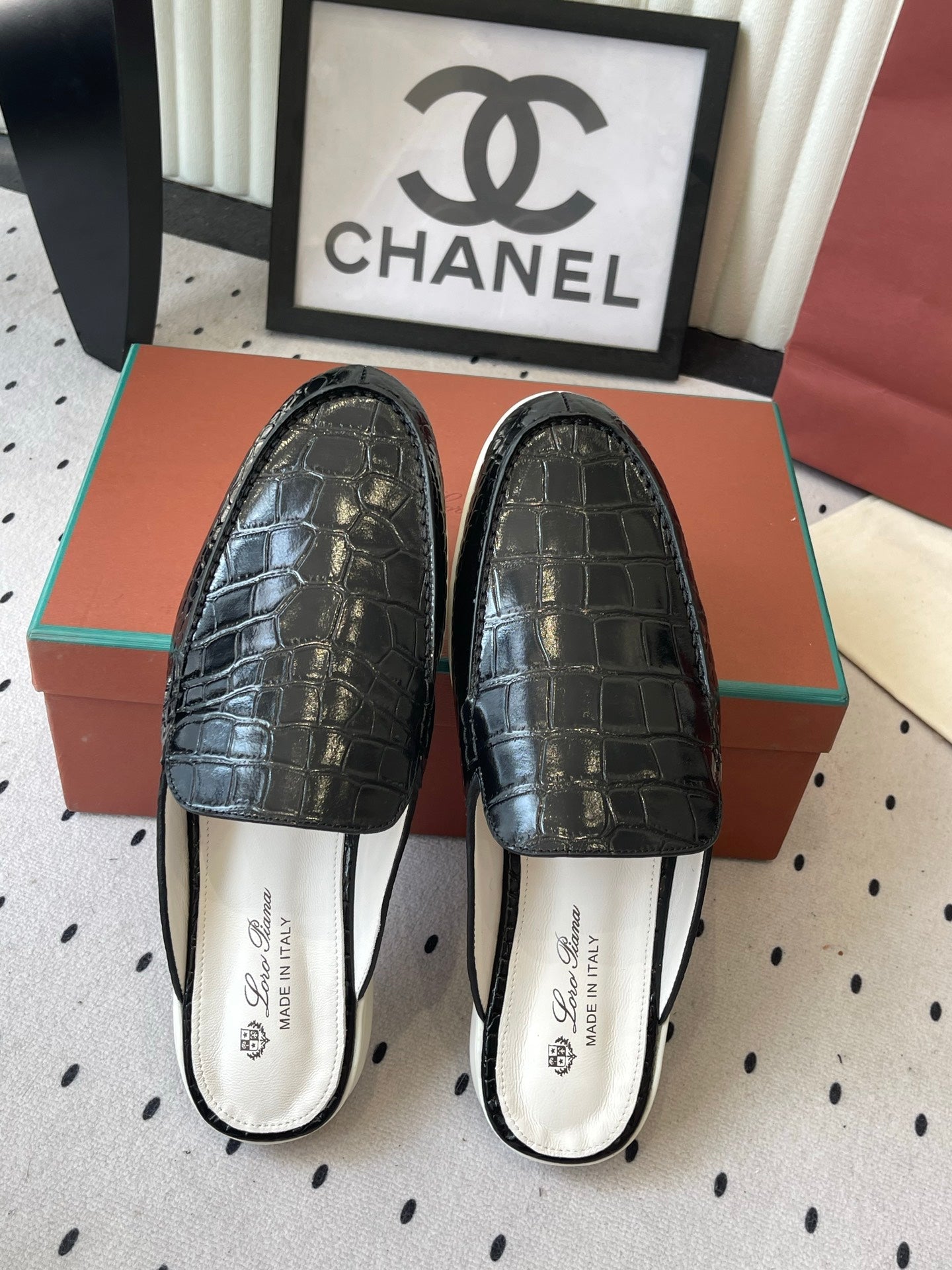 LP 26s Loafers Black Crocodile-Embossed Leather 892434