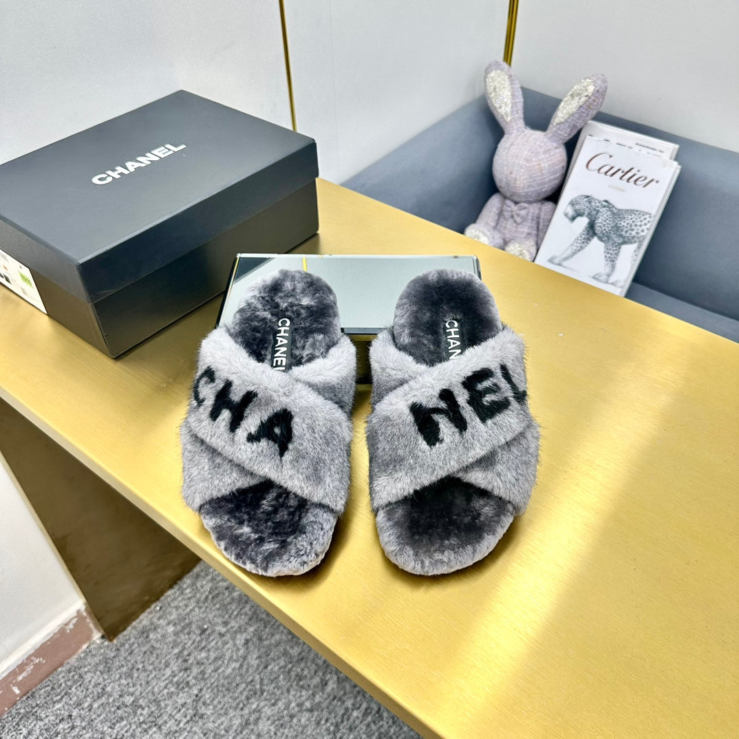 CC 26s Crisscross Sandals Grey Black Shearling 139992