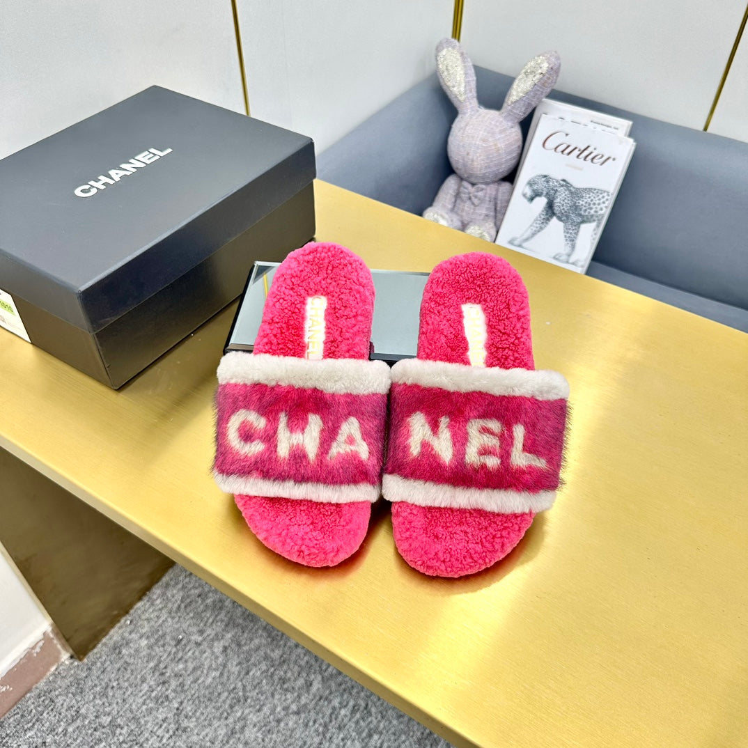 CC 26s Sandals Pink White Shearling 139998