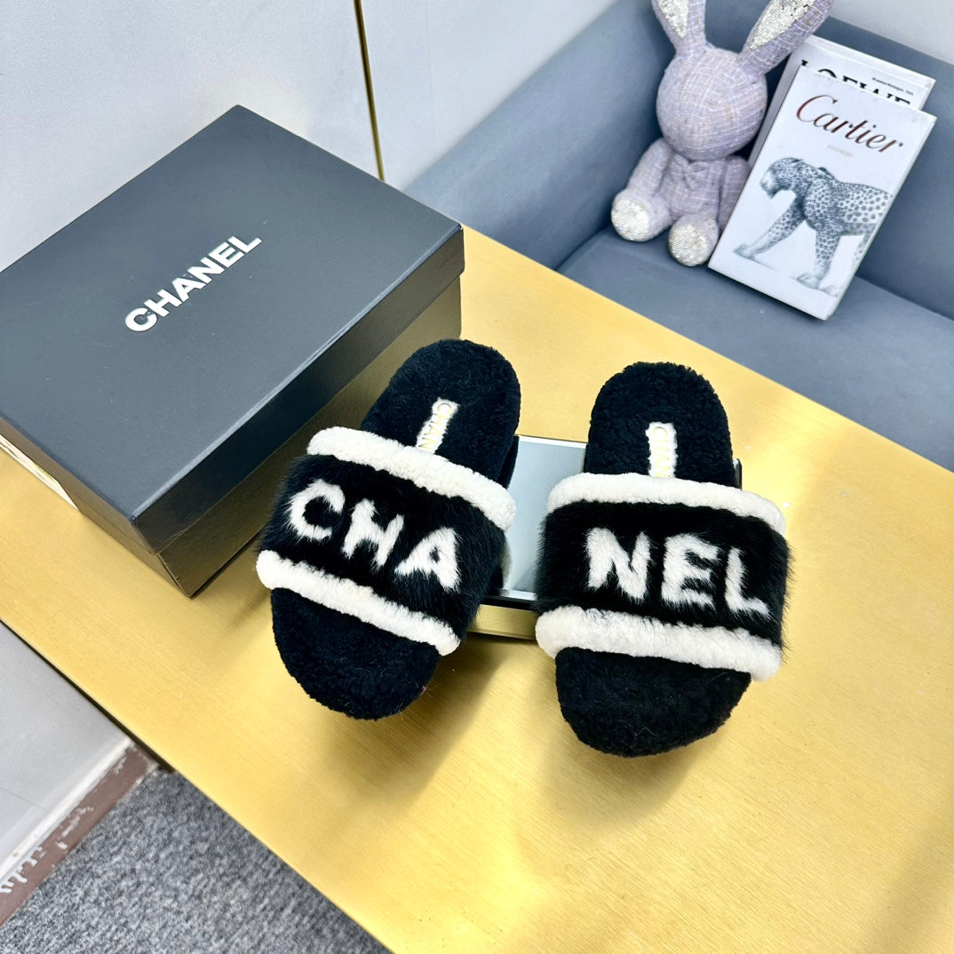 CC 26s Sandals Black White Shearling 139999