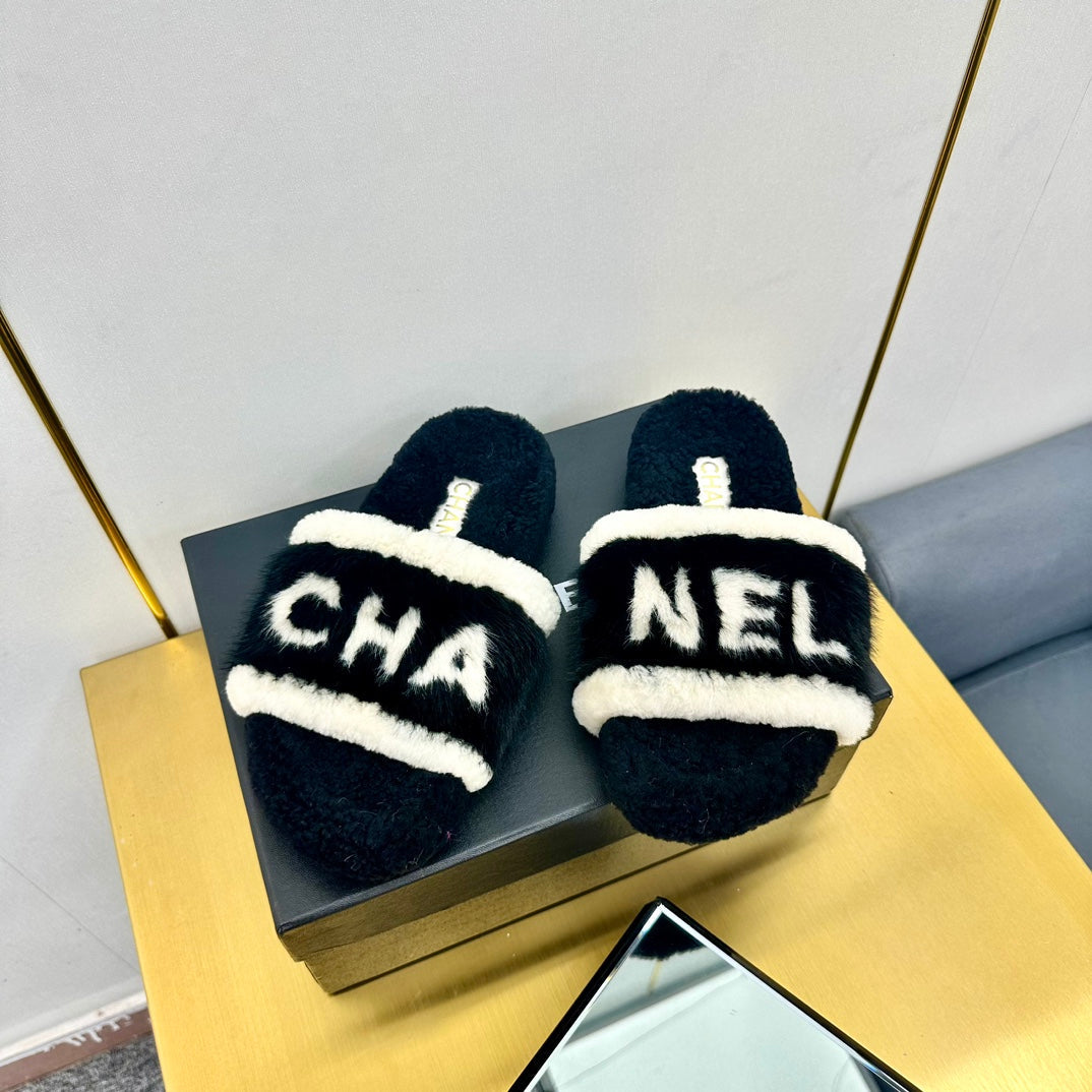 CC 26s Sandals Black White Shearling 139999